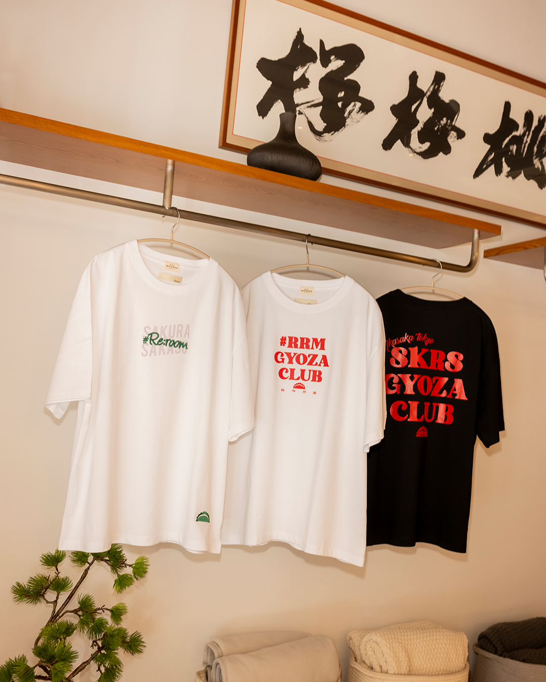 【東京餃子 赤坂サクラサカス × #Re:room】コラボレーションアイテム発売!