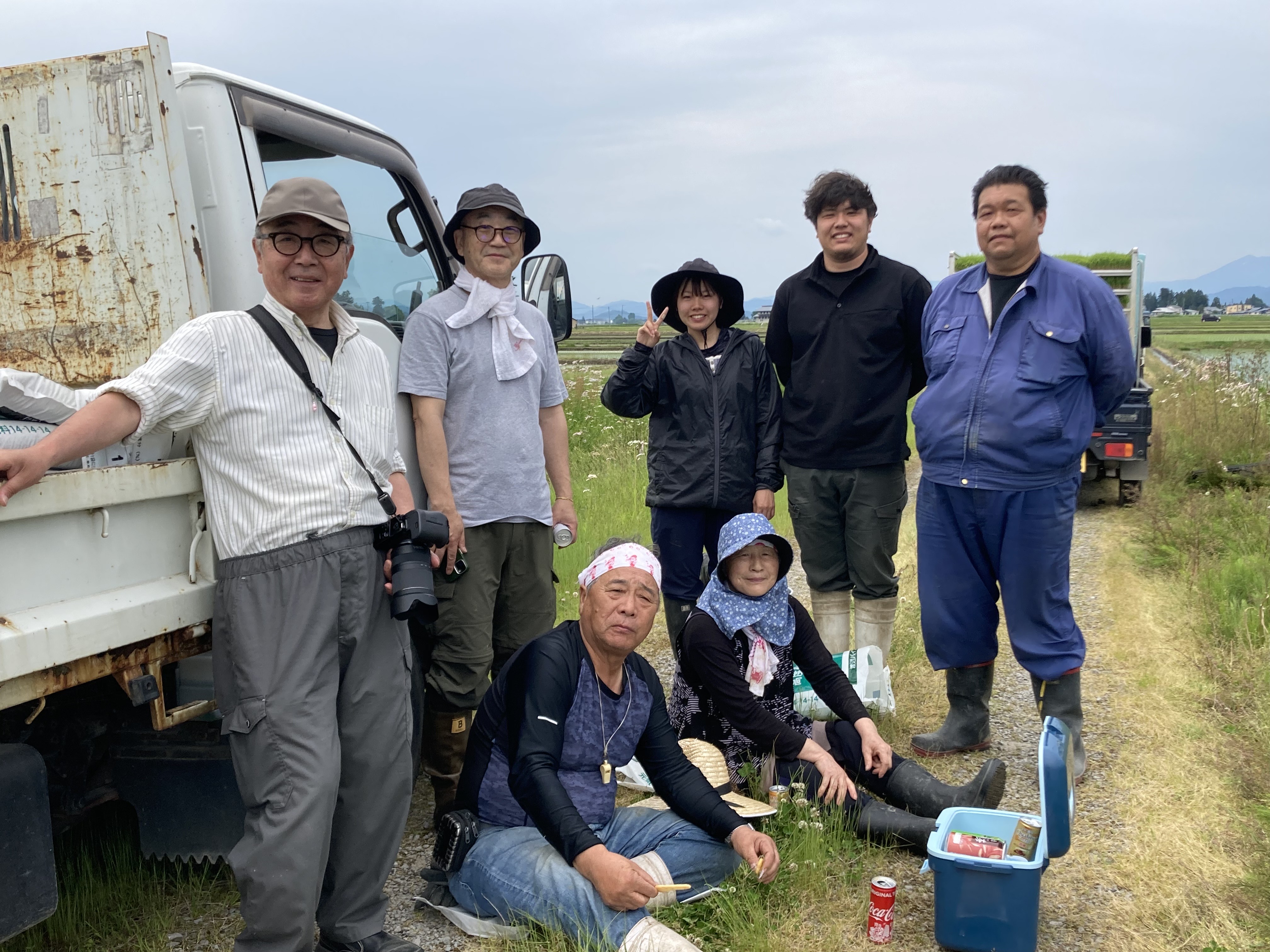 佐々木家皆さんで田植えされています。