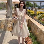 軽やかベージュで上品見え♡夏のリゾートワンピースコーデ