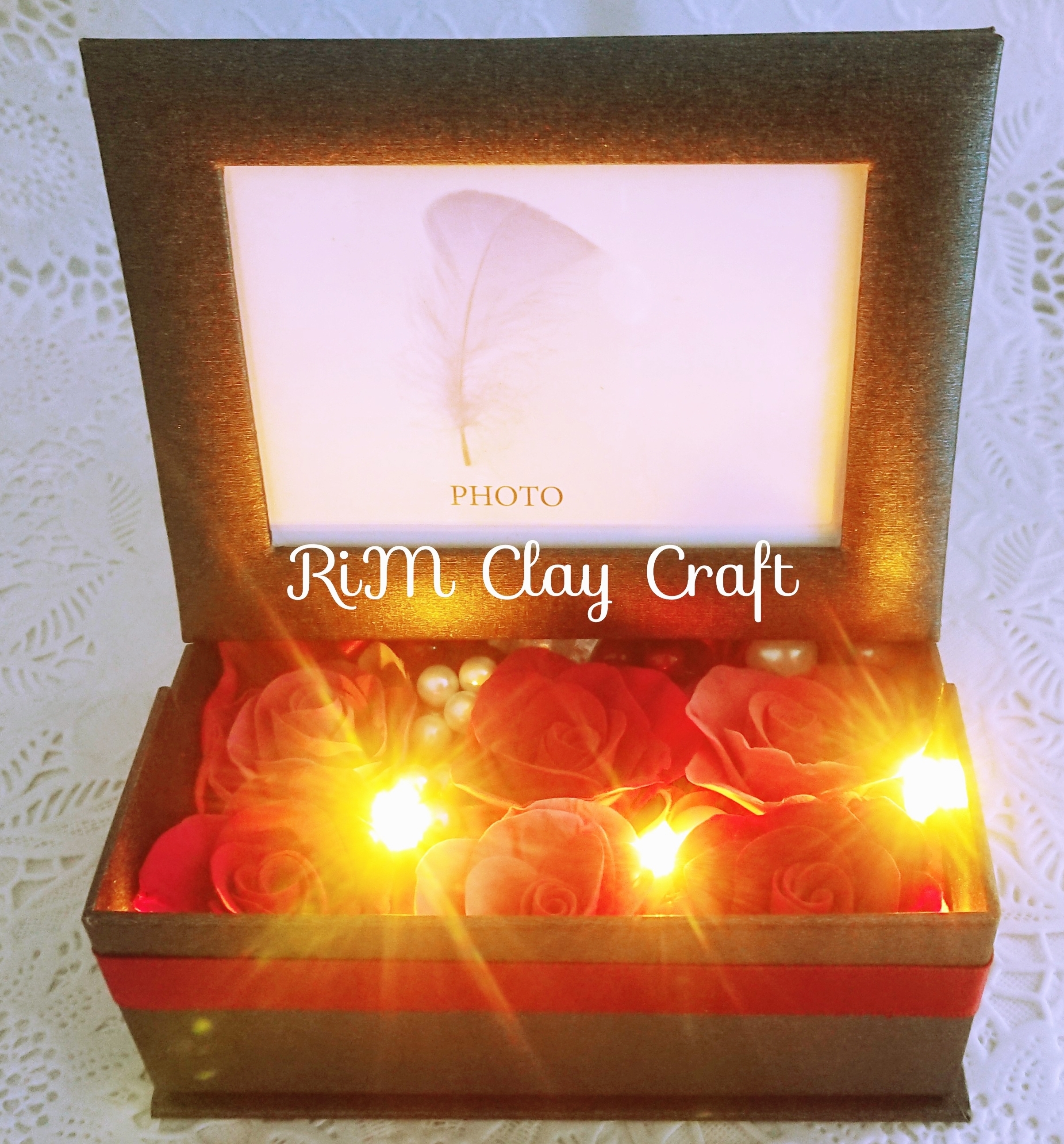 粘土で作ったライト付きフォトBOX