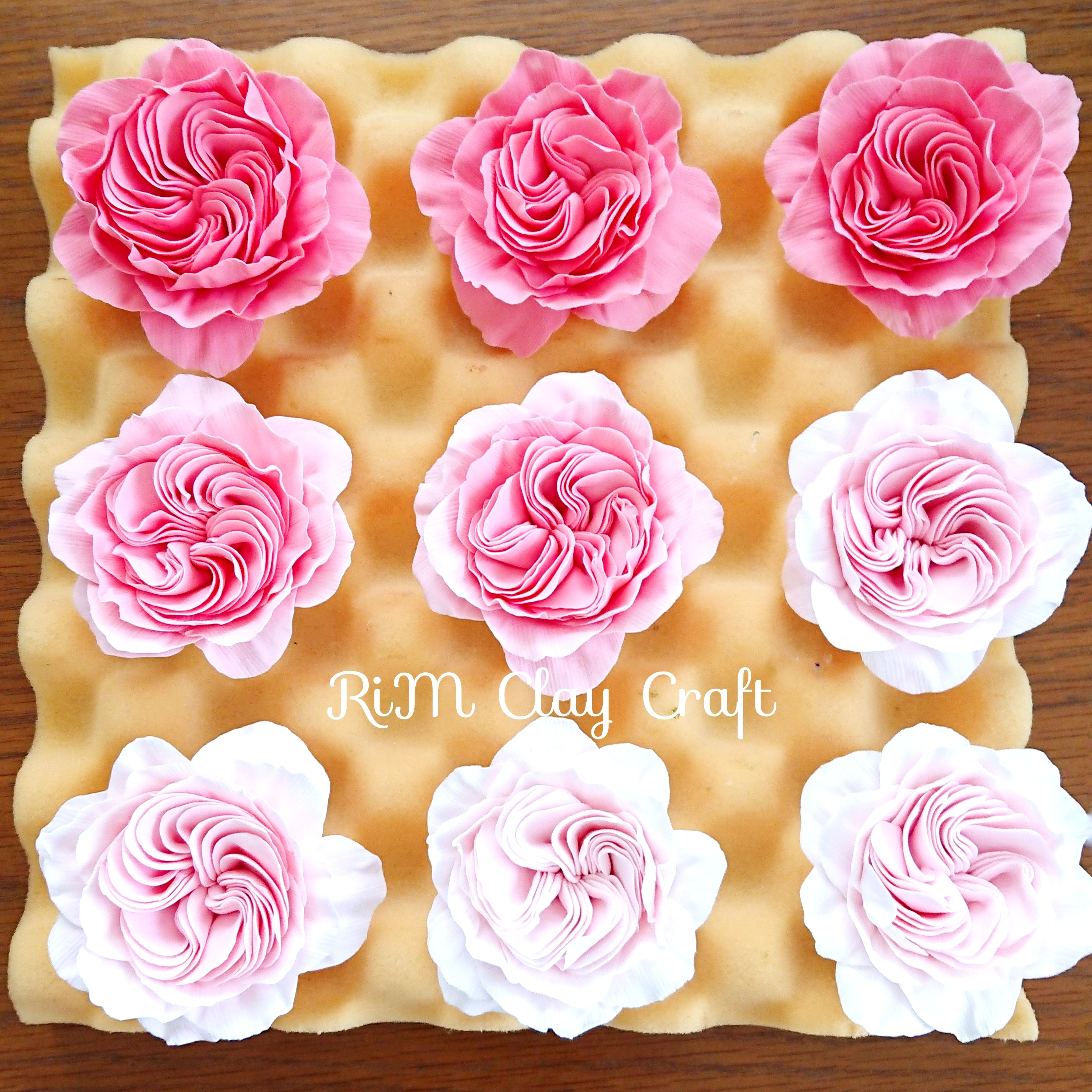 粘土でイングリッシュローズを作りました