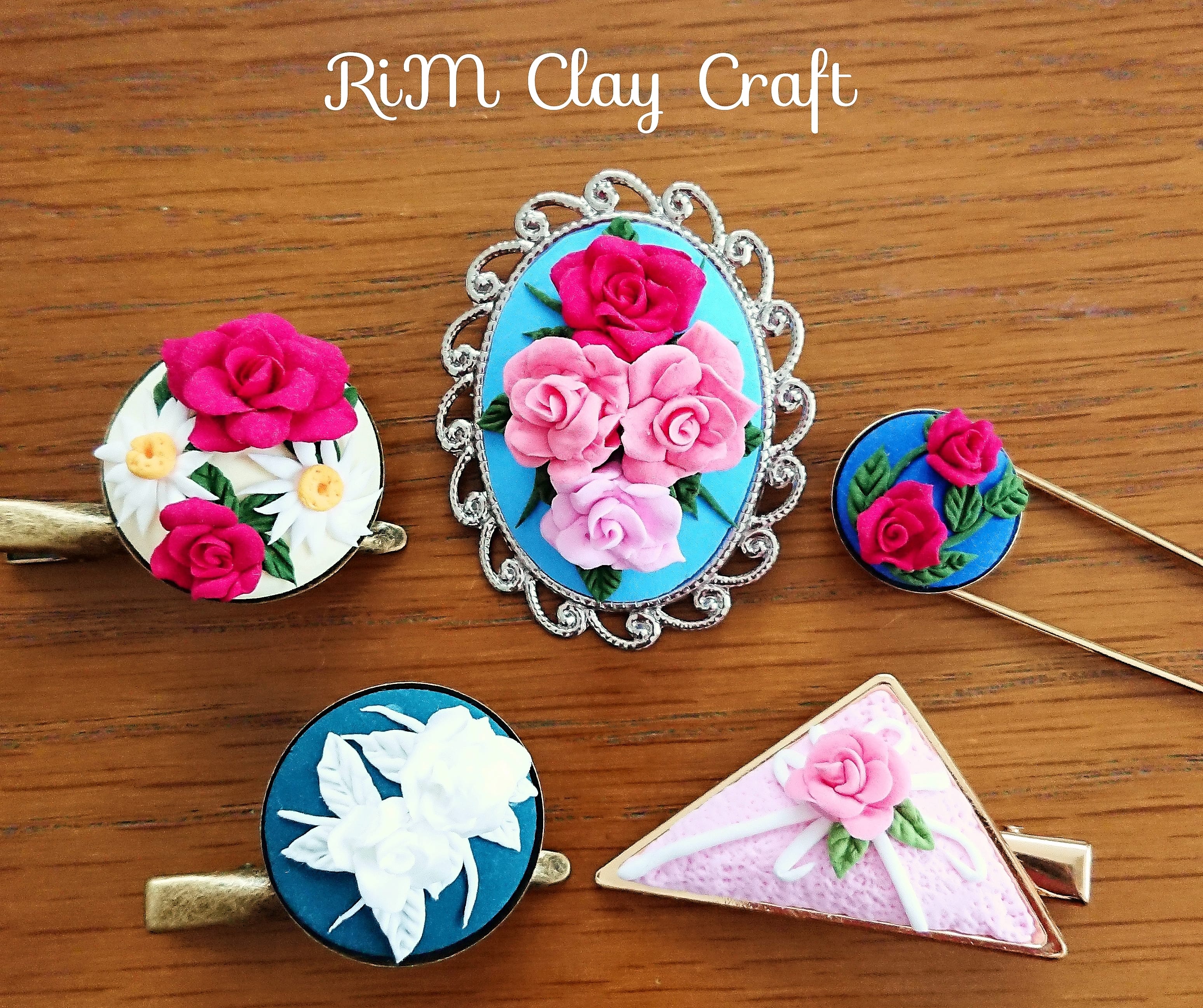 粘土のブローチが完成しました