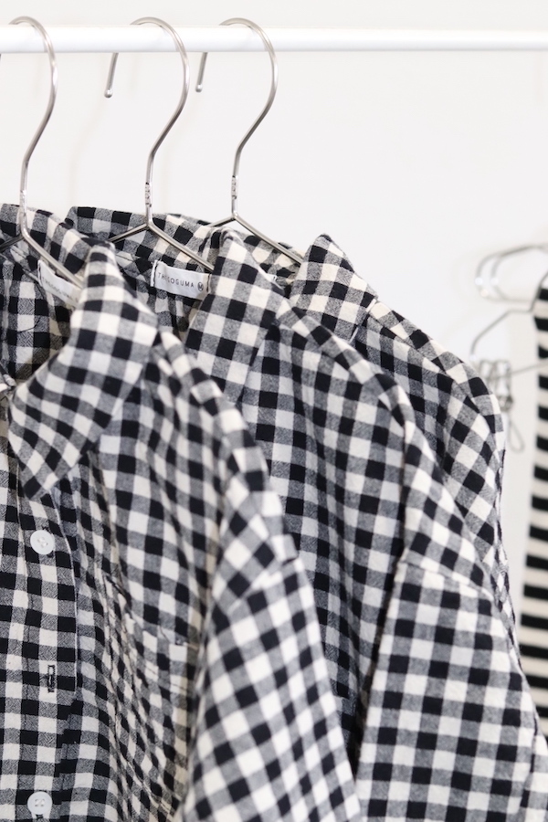 チェックシャツ