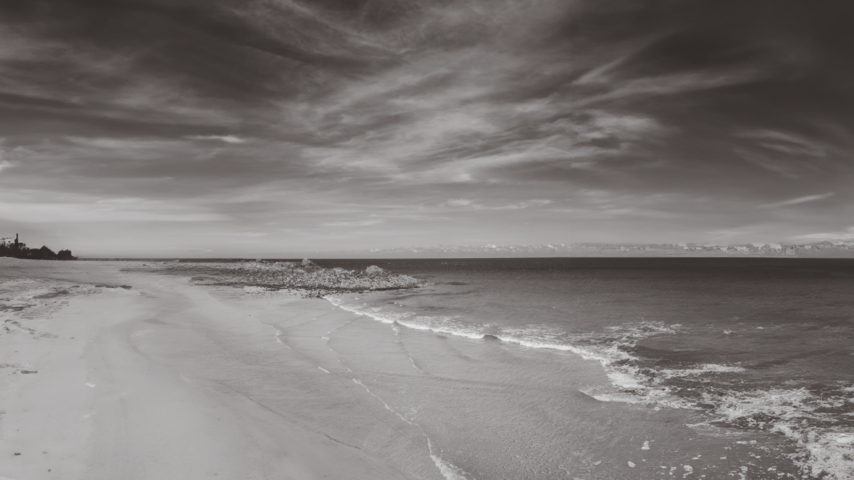 Grayish coast［石の意味］