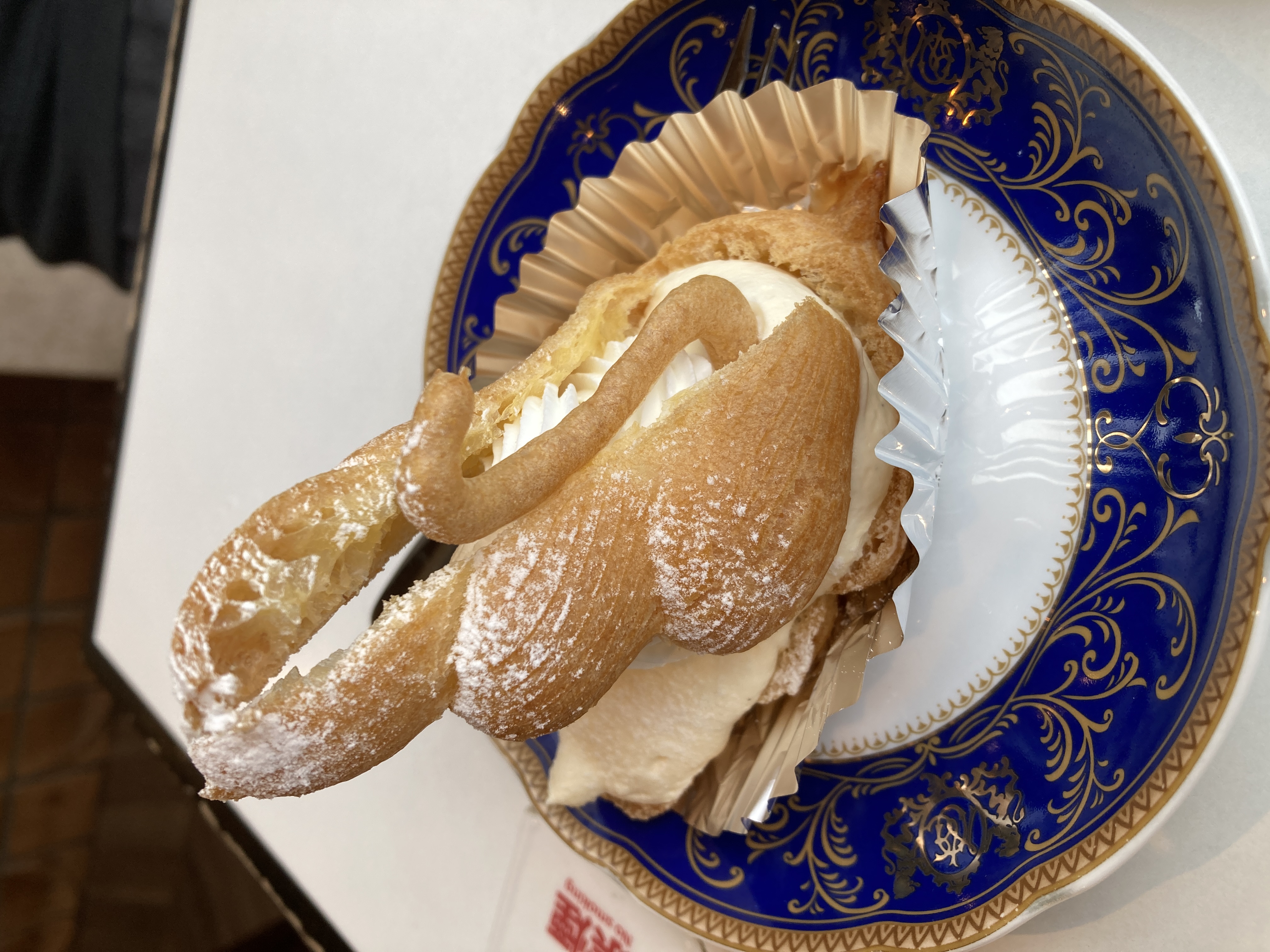 作詞の瀧澤佳子ちゃんと欧風菓子白鳥へ