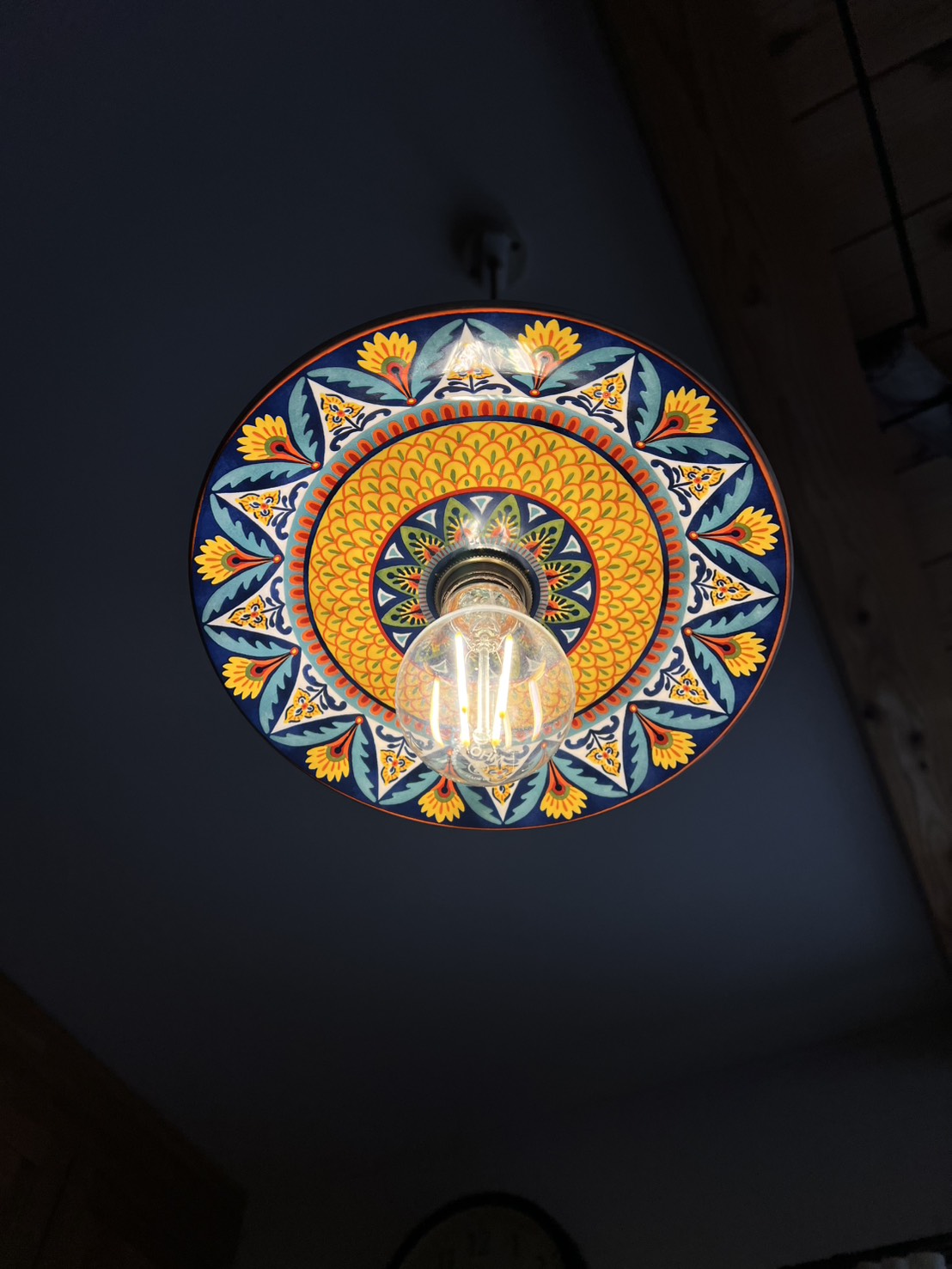 スペイン陶器タラベラランプ 夜のテーブルが美術館になる瞬間