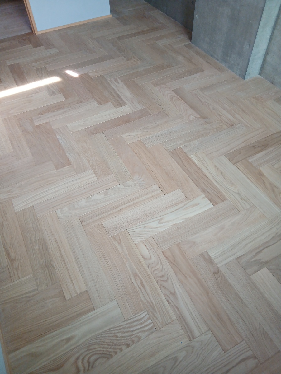 ヘルンボーン　オーク　複合フローリング