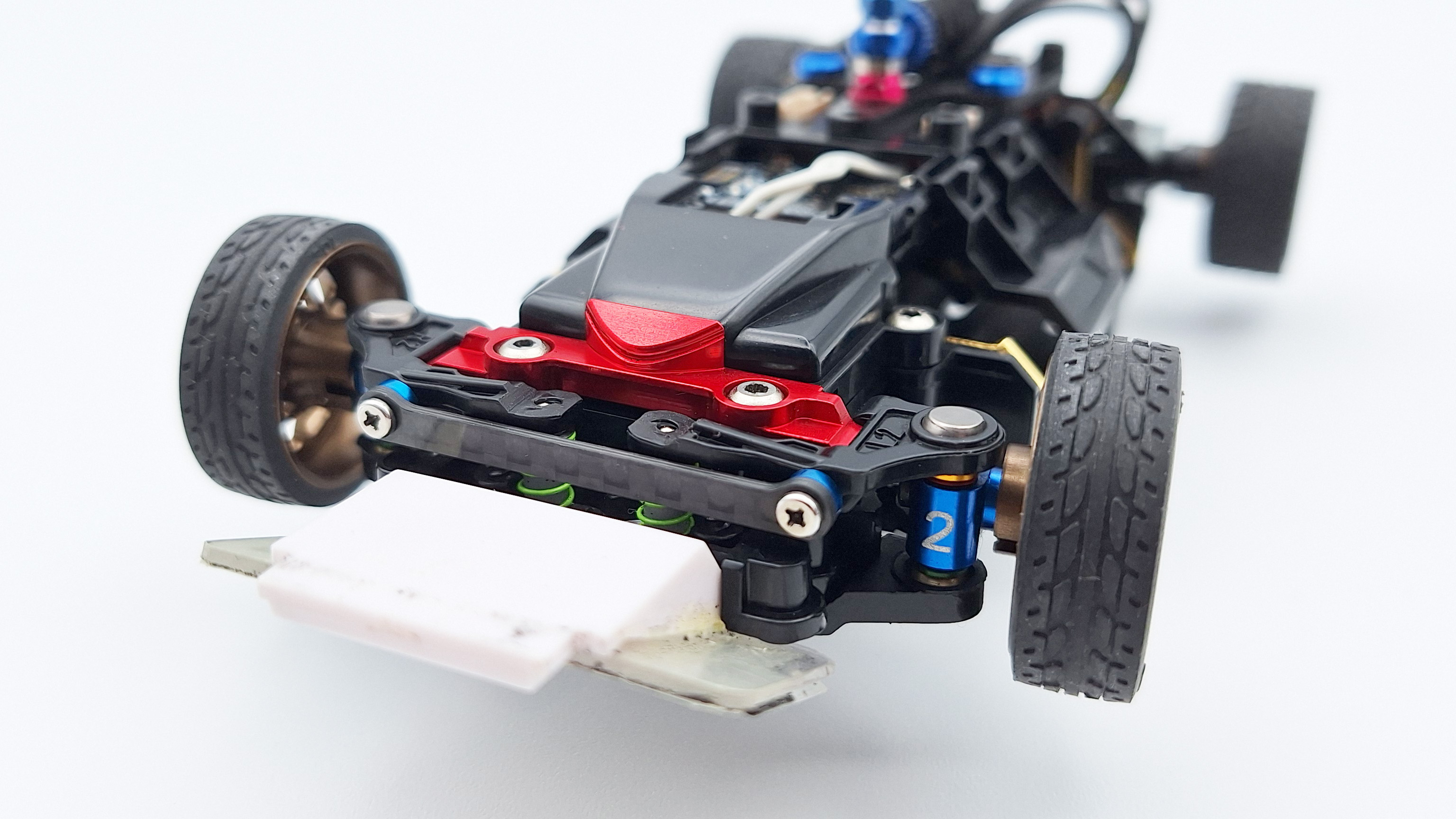 左右でキャンバー角を変えるマニアックなセッティング