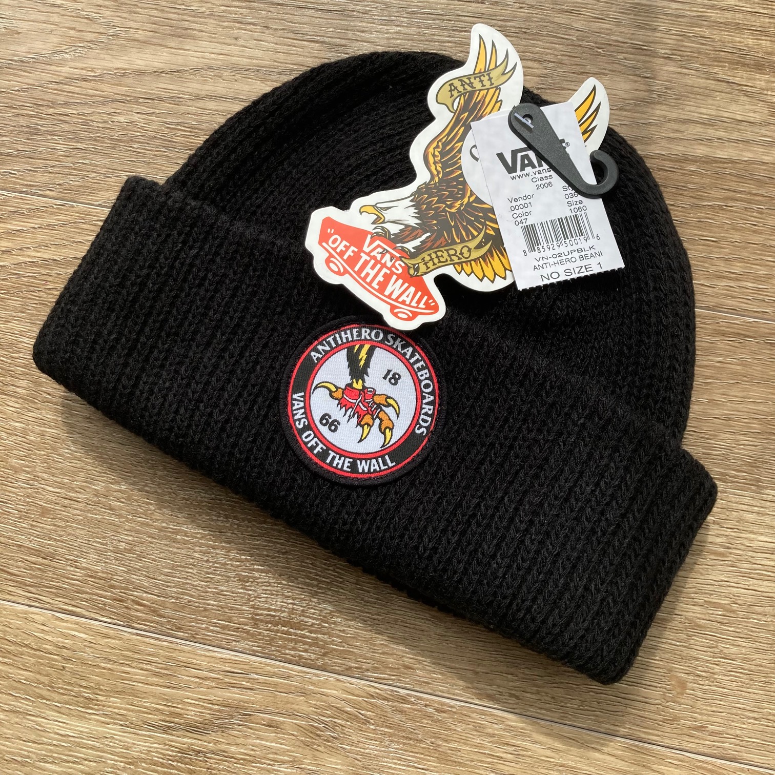 VANS×ANTIHEROコラボニットキャップ👀