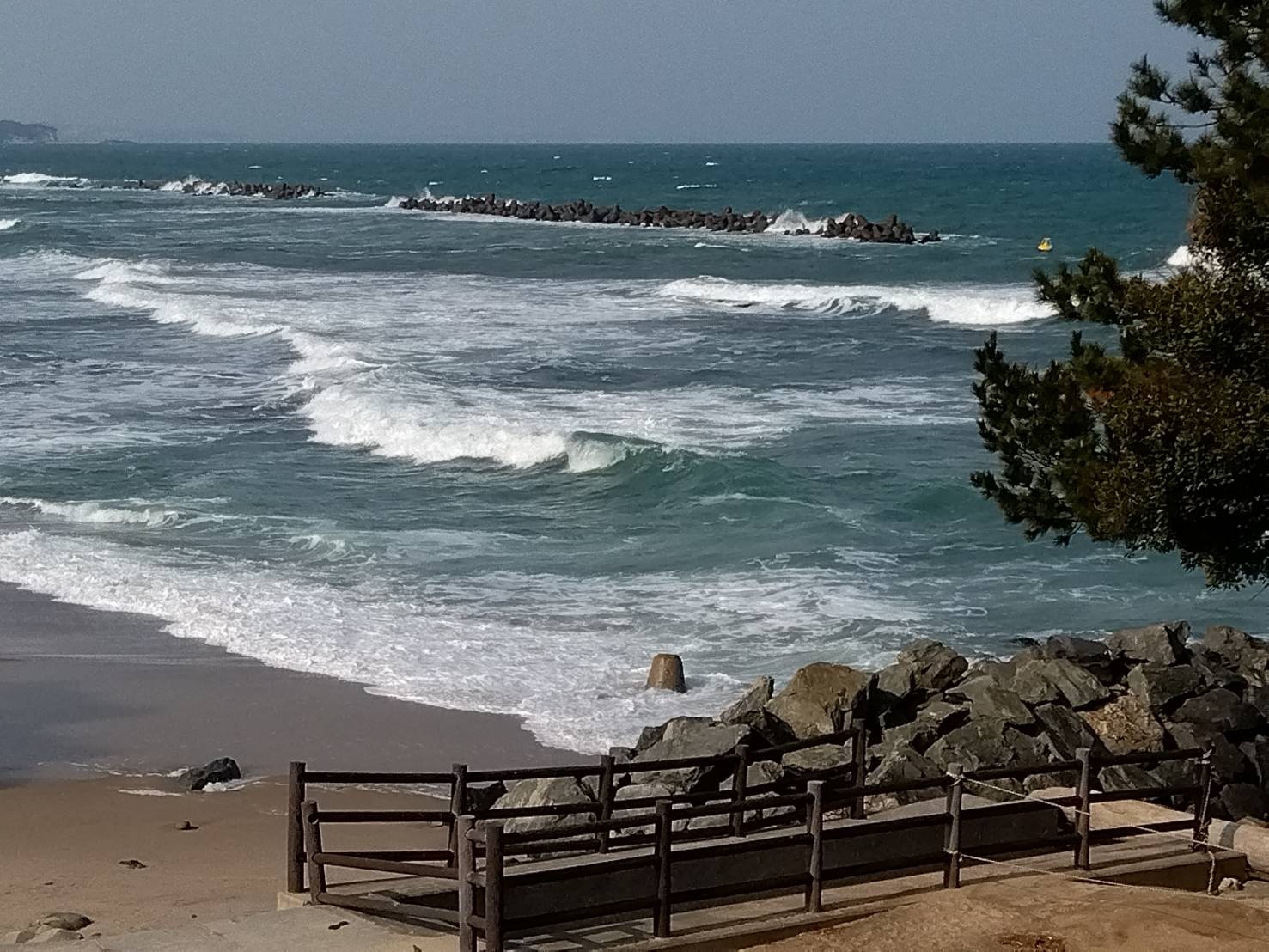 【伊師浜海岸（いしはまかいがん）・伊師浜海水浴場】 茨城県日立市の観光名所・みどころのひとつです