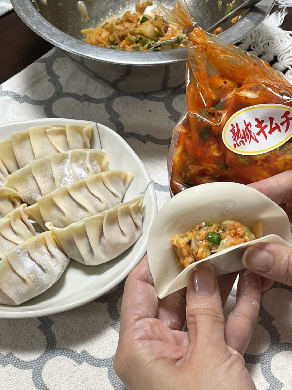 キムチ餃子作りました。