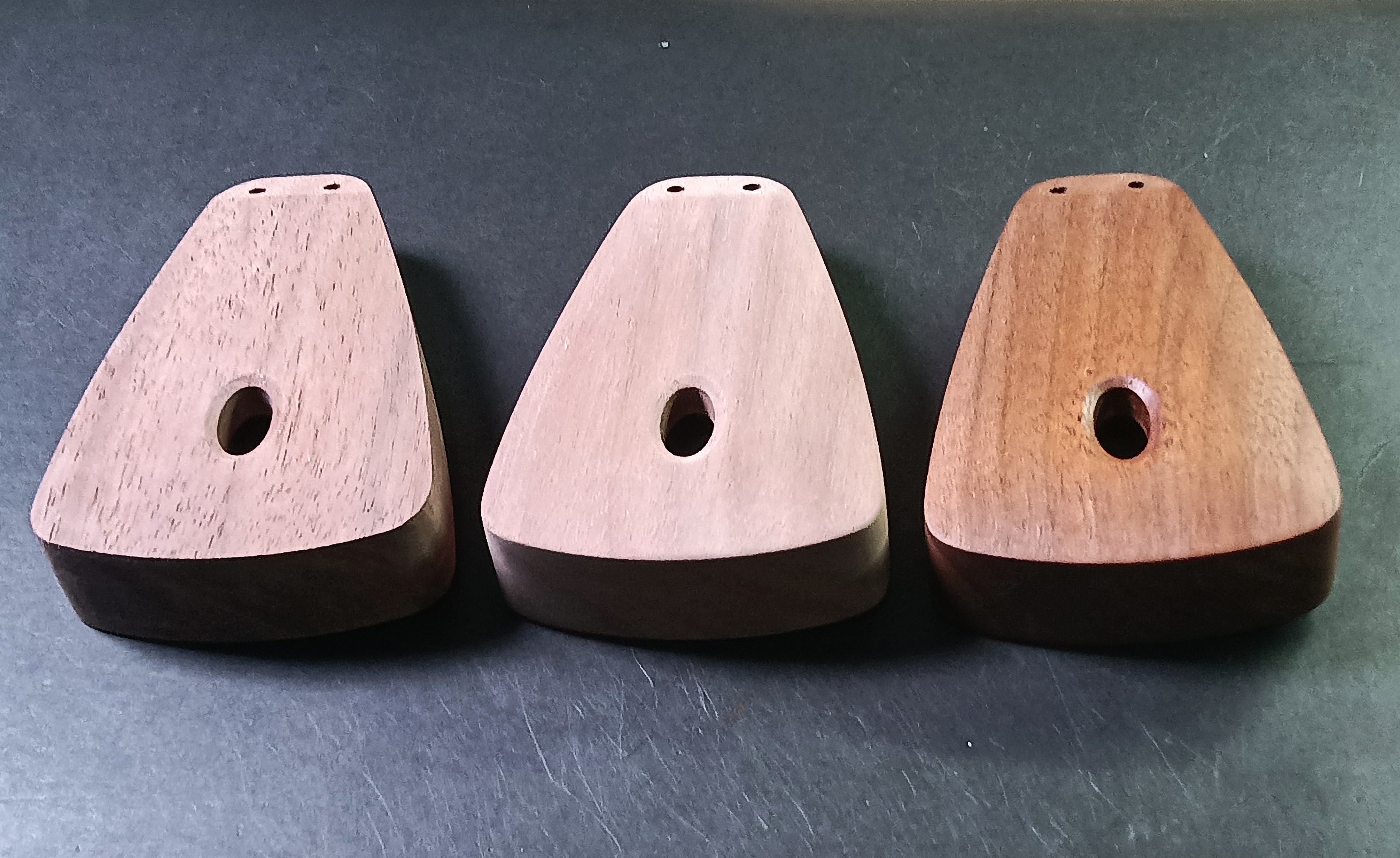 音の高さが自由に変えられるカスタネットTwist Proの仕上げ工程。