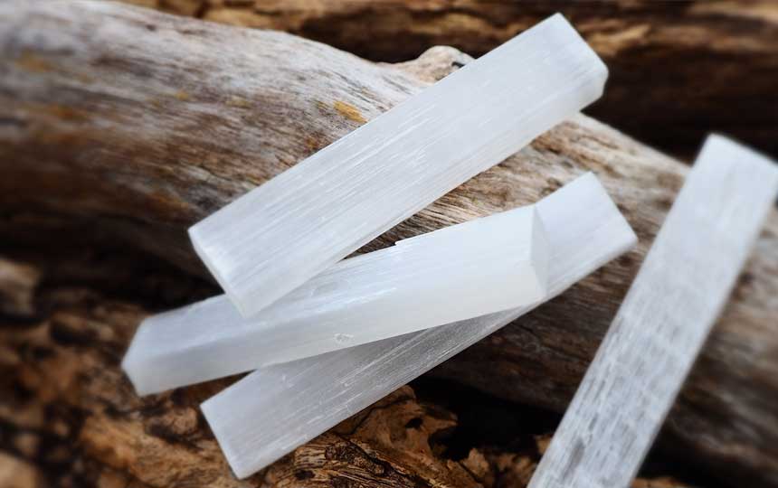 【ブログ更新】プレゼント変更のお知らせ✨霊火のセレナイト