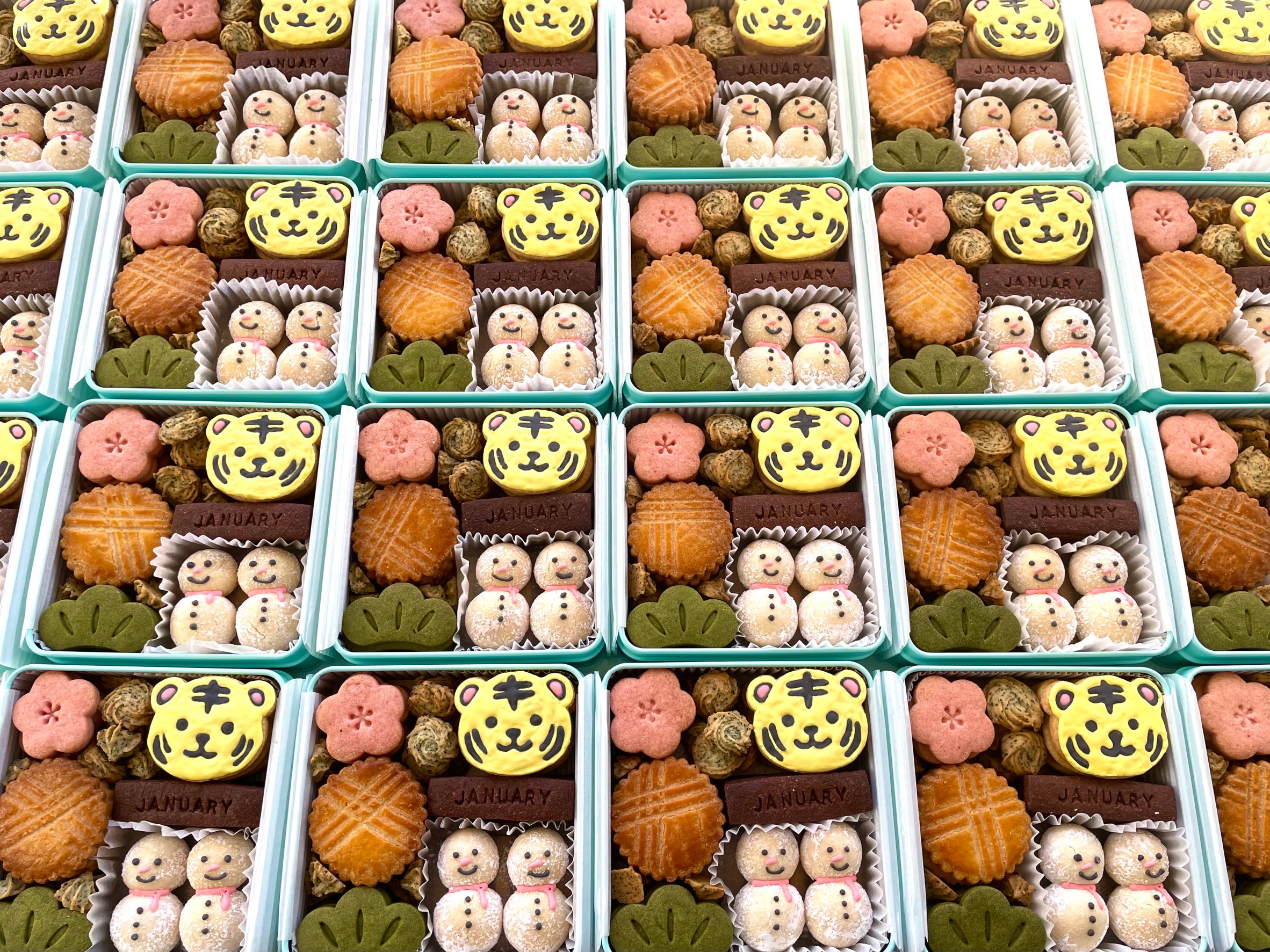 1月トラ年クッキー缶ヾ(o´∀｀o)ﾉ☆彡