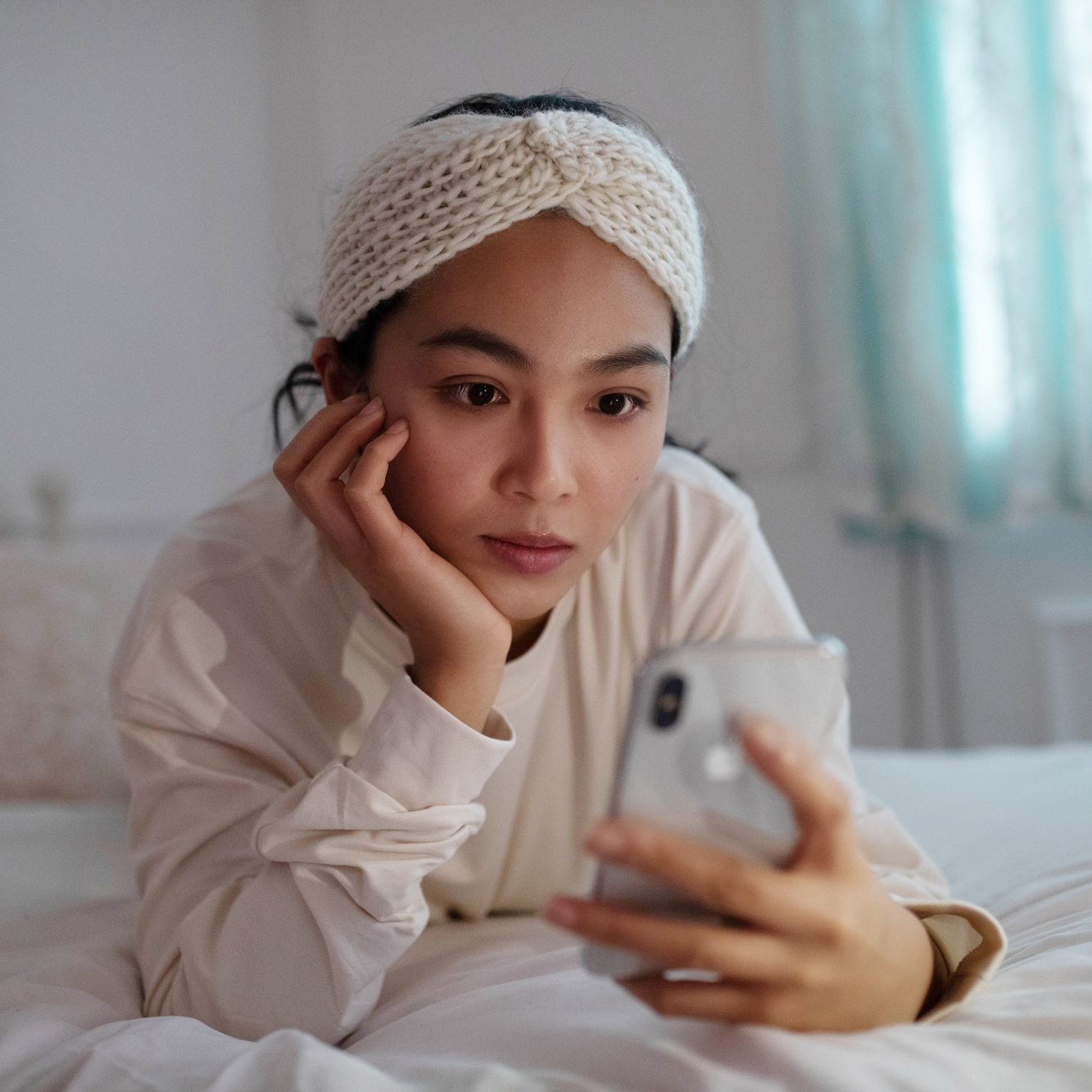 ブルーライトがしわ・たるみの原因に？