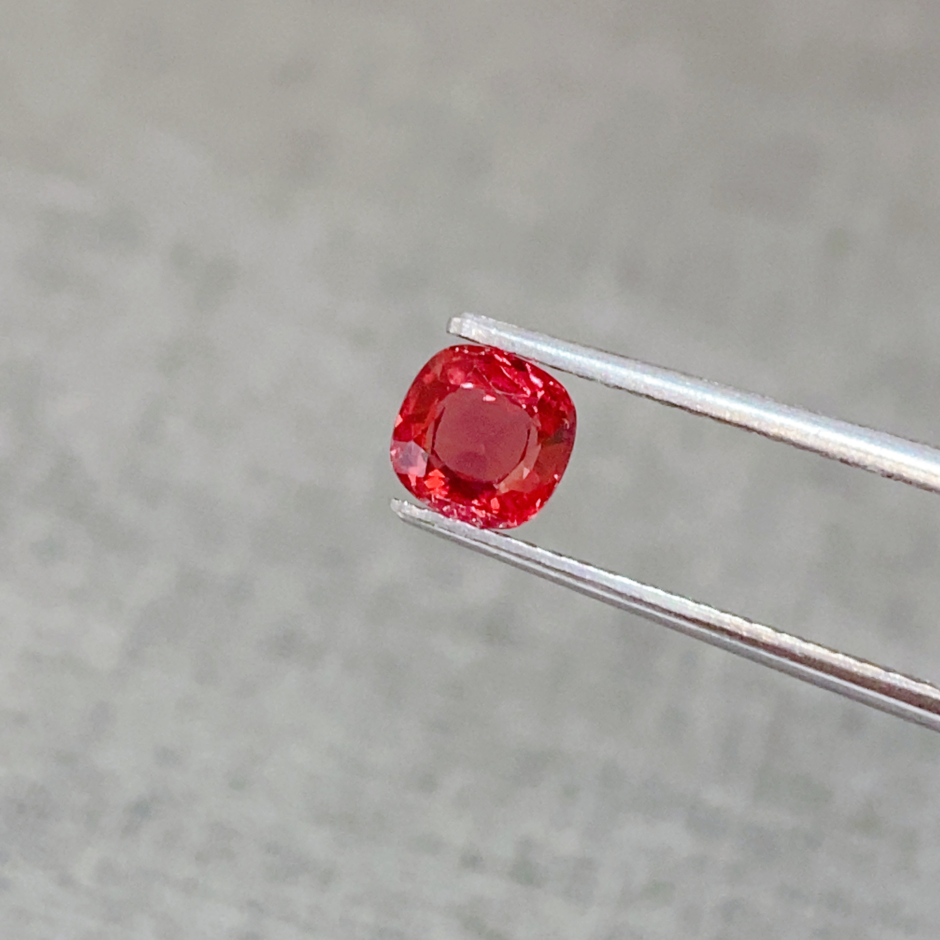 アメブロで動画公開しております『ピンクスピネル0.69ct』