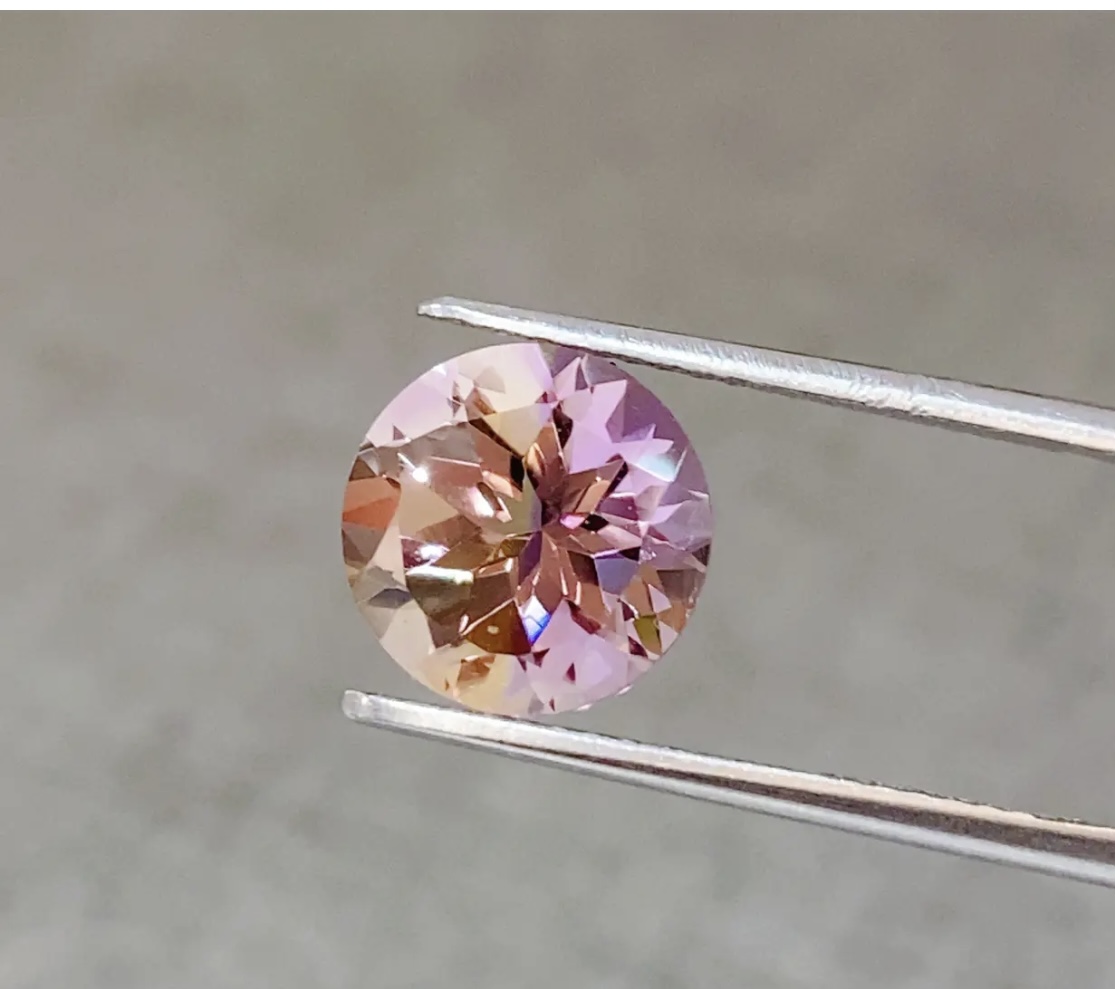 アメブロで動画公開しております『アメトリン＆アンデシン0.60ct』