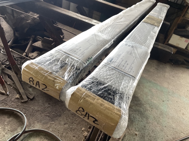 板厚6mmフォークリフト爪サヤフォーク1800mm(1.35~1.8t)8A2発送準備完了！