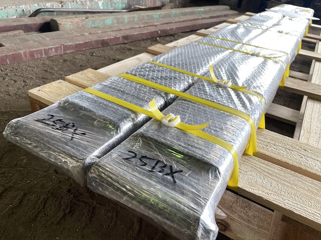 2500mmPL9サヤフォーク(2～3t)フォークリフト用アタッチメント25B発送準備完了！