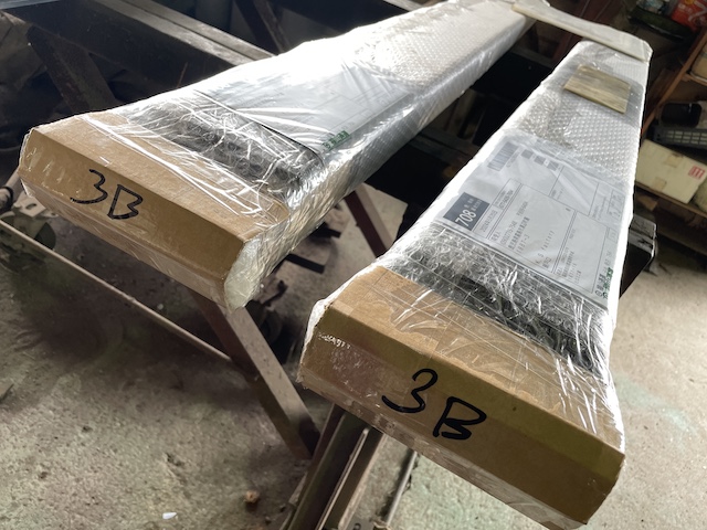 板厚6mmフォークリフト爪サヤフォーク1300mm(2～3t)3B発送準備完了！