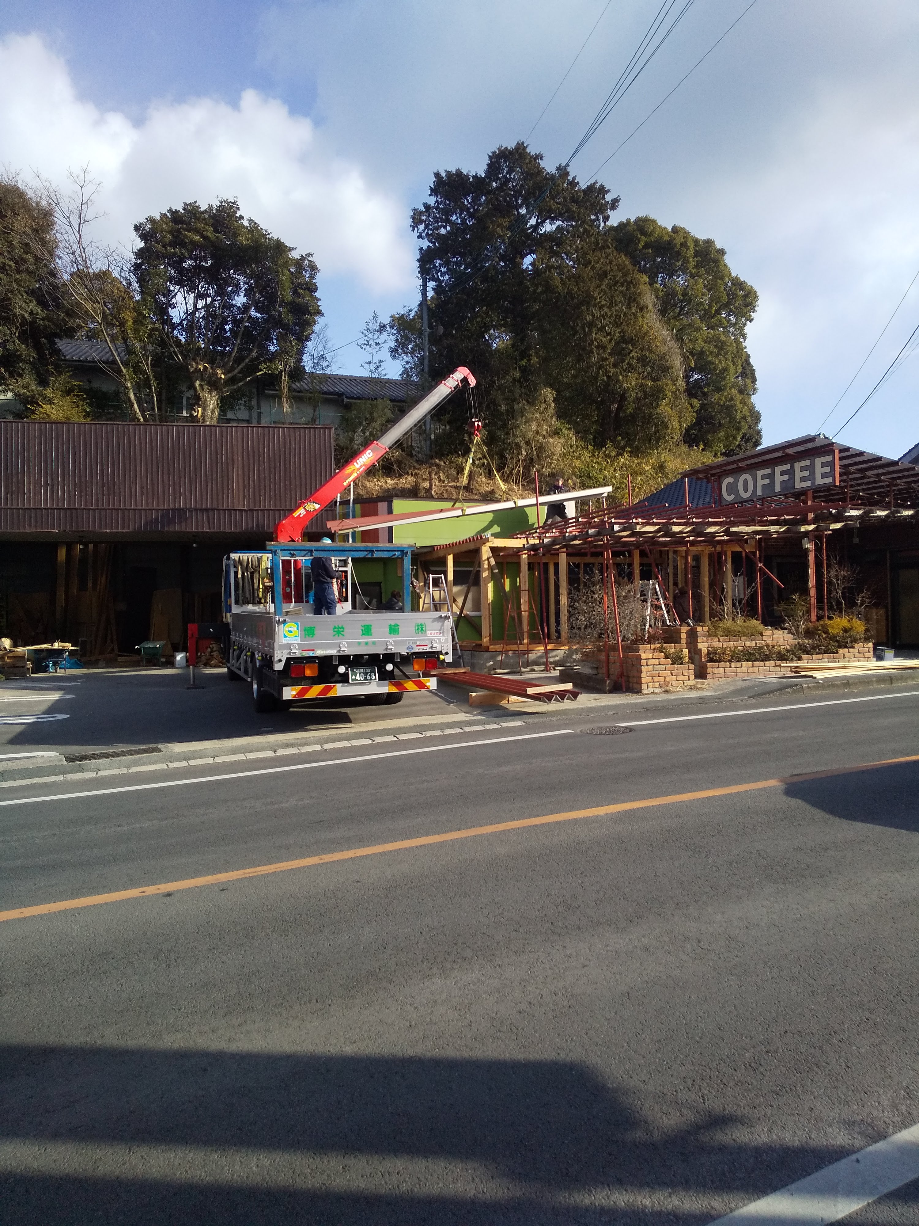 折板屋根がついたー