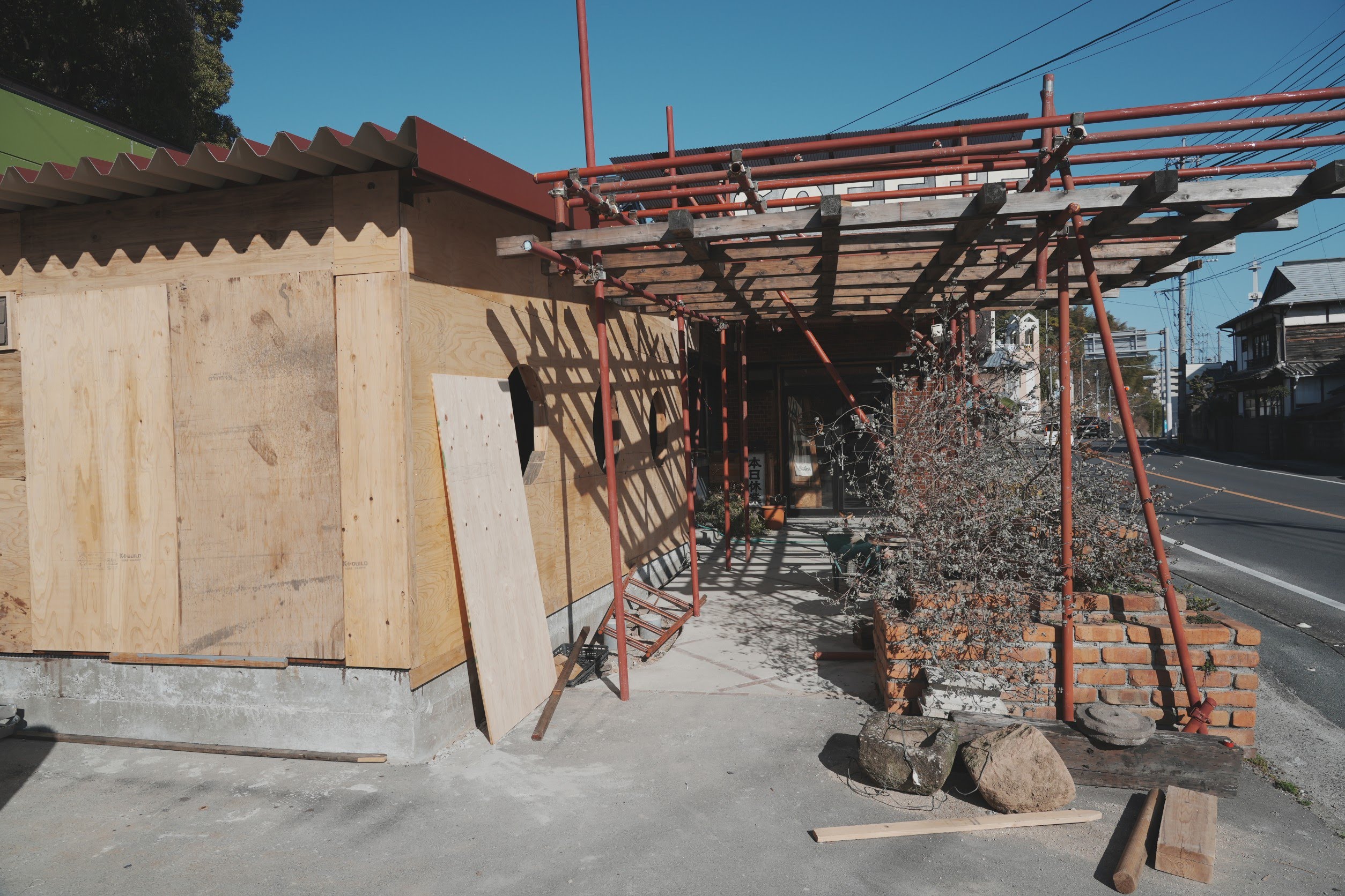 内装頑張ってるぜよ