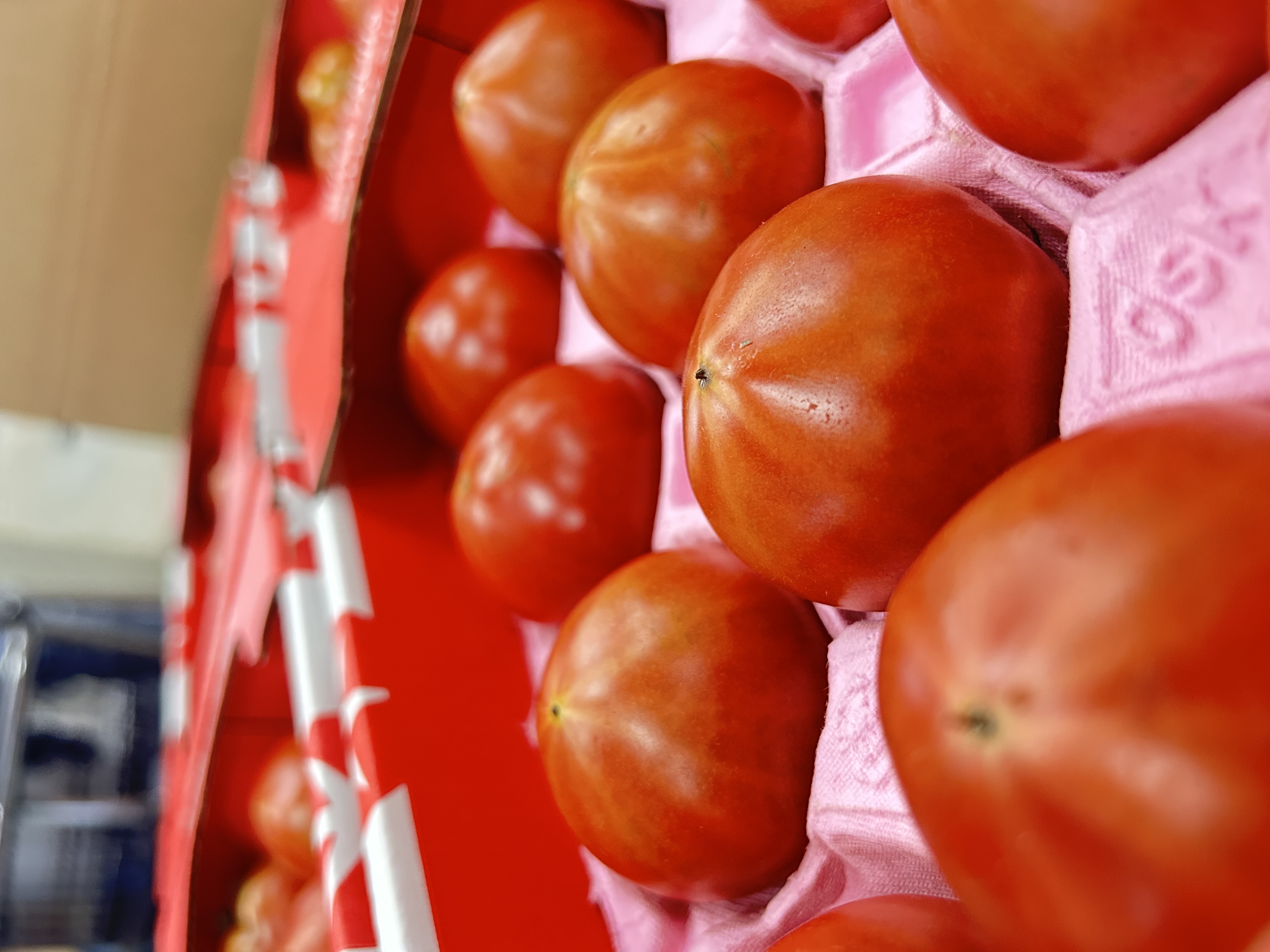 スーパーフルーツトマト入荷しました！