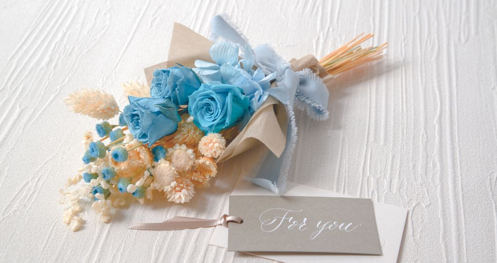 連休のひとときに…かんたんミニスワッグ作り💐