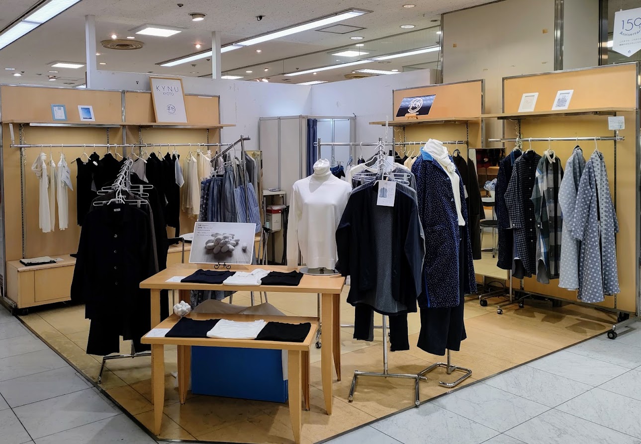 さいか屋藤沢店2Fで 洗えるシルクで作るブランド、K Y N Uのポップアップショップ開催中