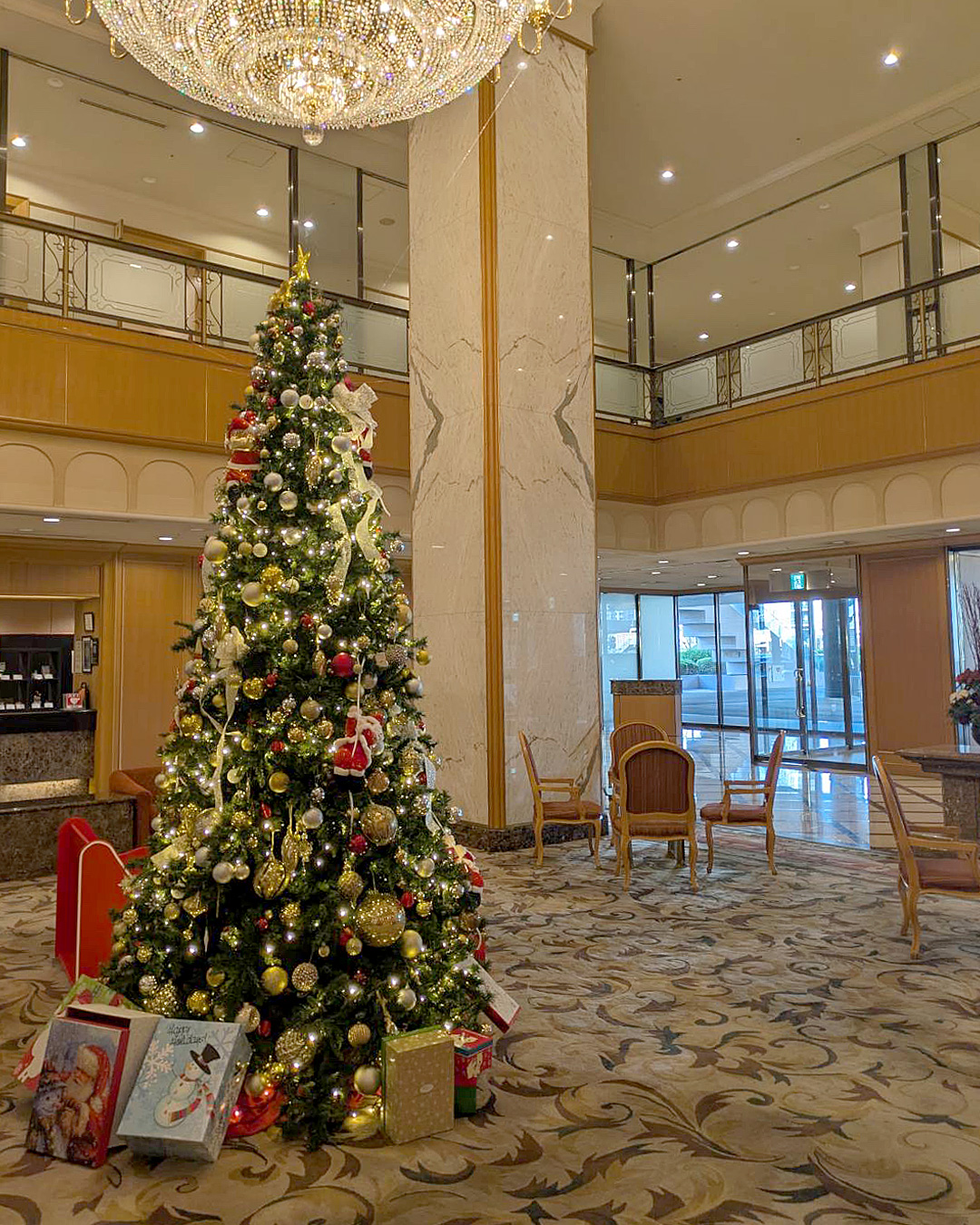 ホテルのロビーのクリスマス・ツリー❤️