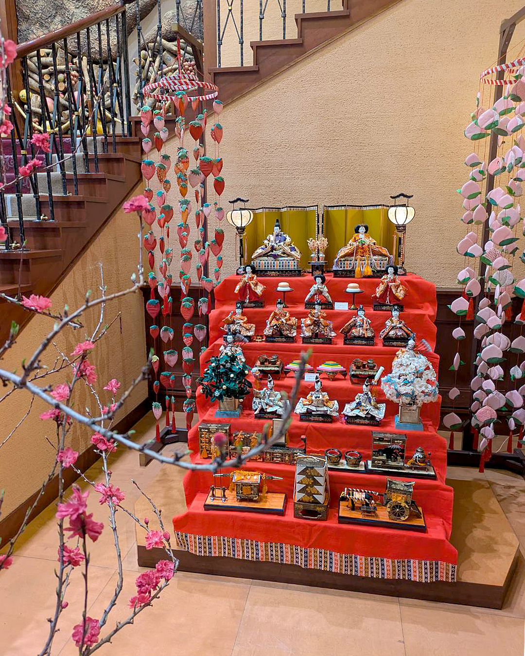 大きなお雛様のお出迎え✨️