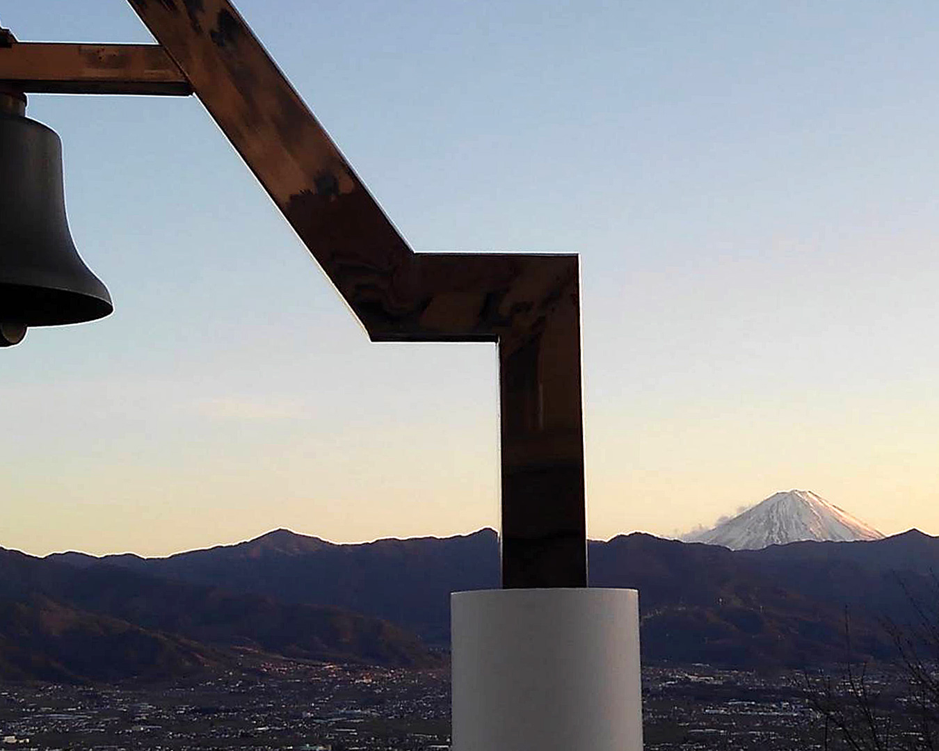 ホテルから見える富士山は真っ白❗