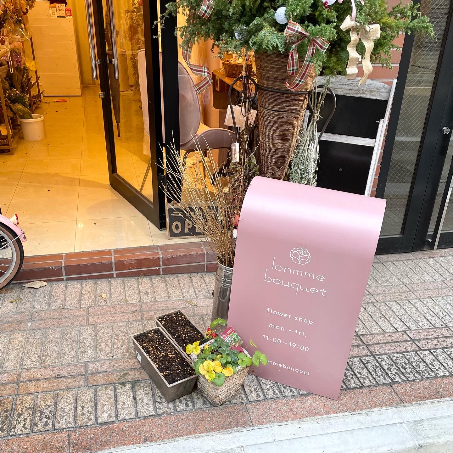 lonmme bouquet での委託販売 .