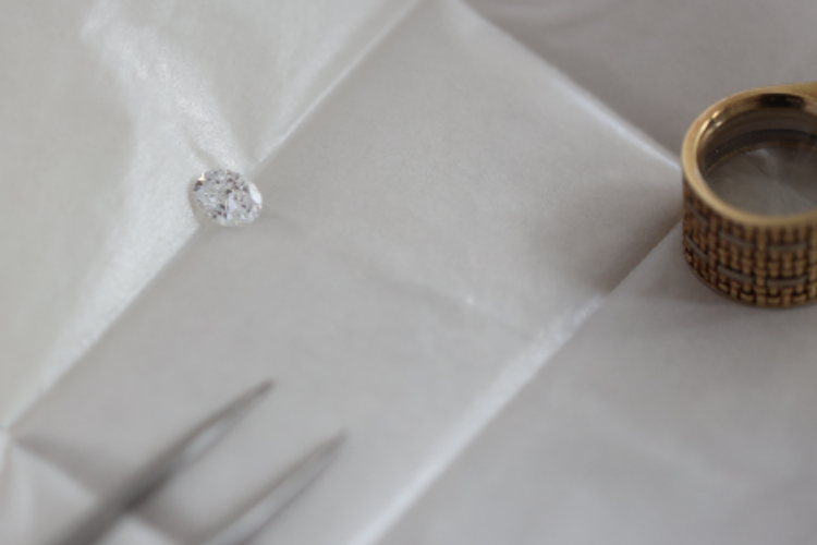 ダイヤモンドの選び方ガイド ― 運命の一粒に出会うために