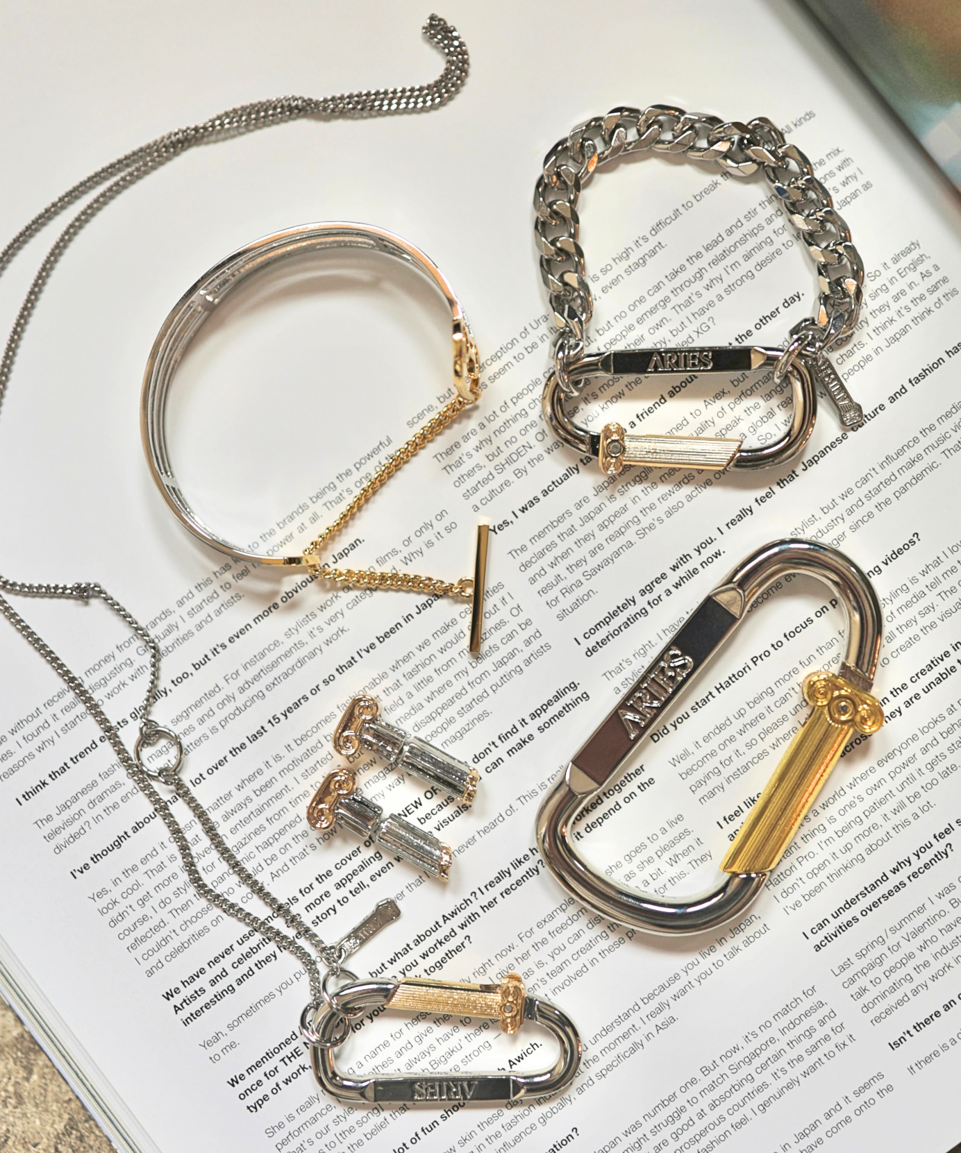 解放的な夏の装いに+1「ACCESSORY」