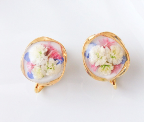 母の日は“まとう花”の本物のお花アクセサリーで感謝を伝えませんか？