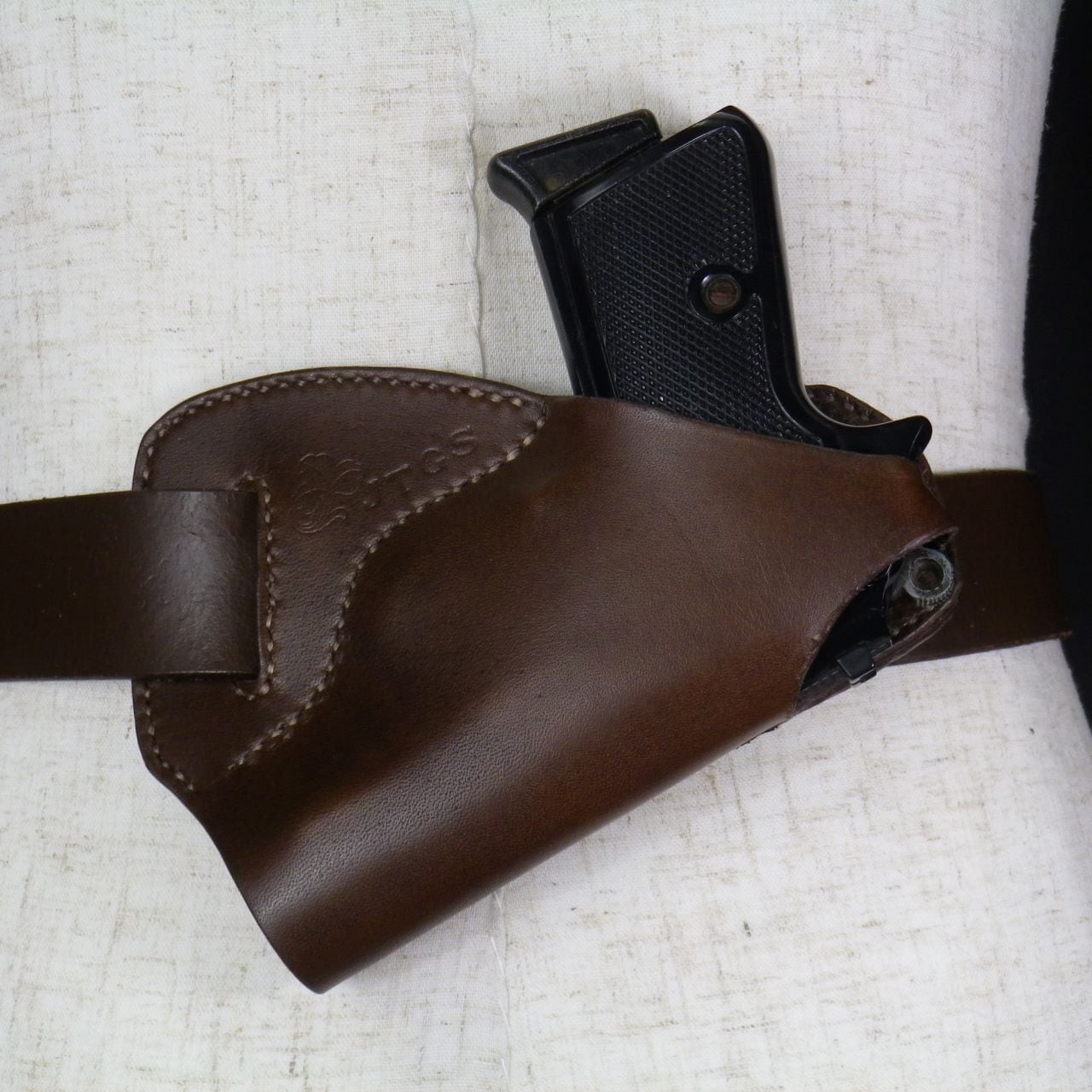 ワルサーPPK/S用バックサイドヒップホルスターです。