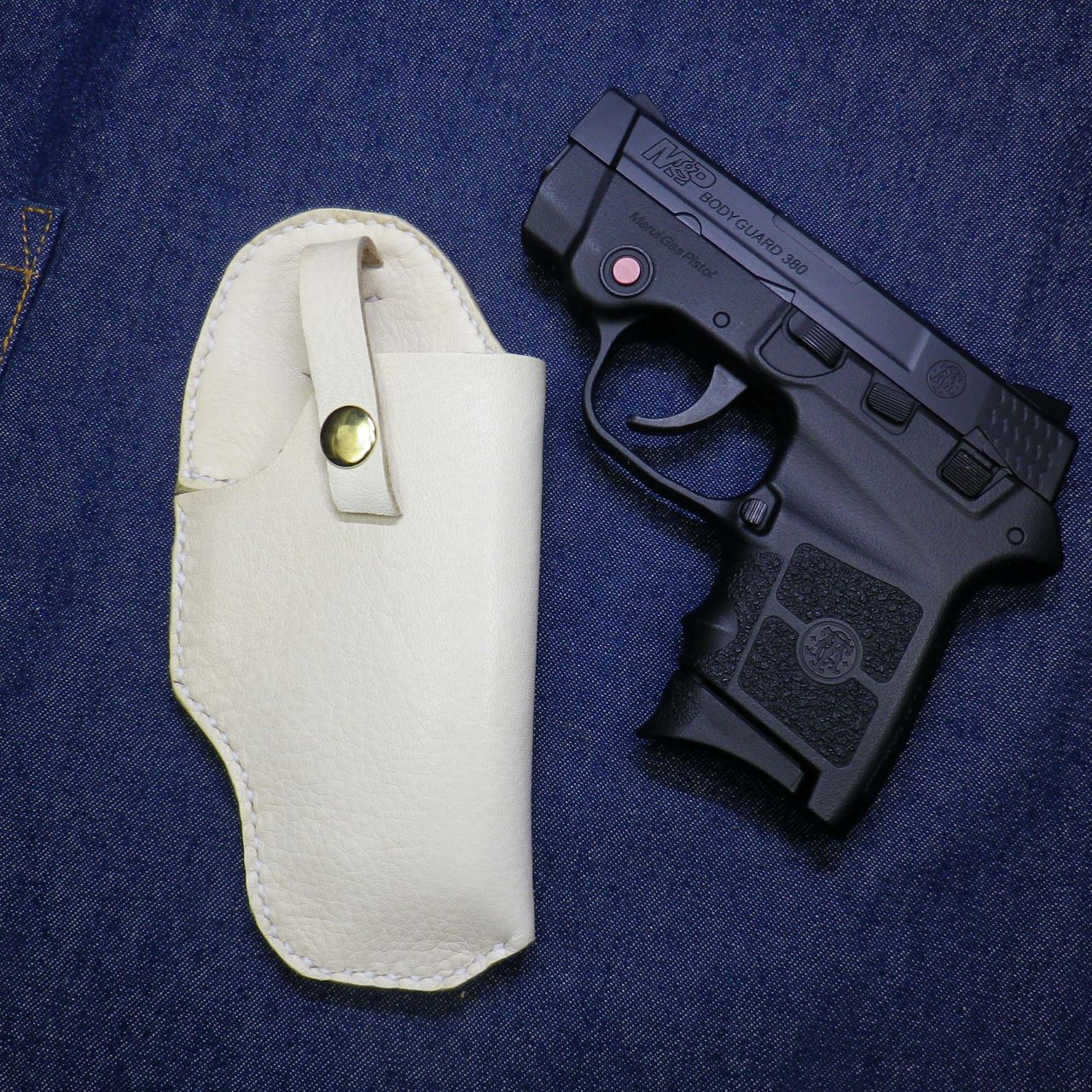 お洒落さと実用を備えたBD用ヒップホルスターです。