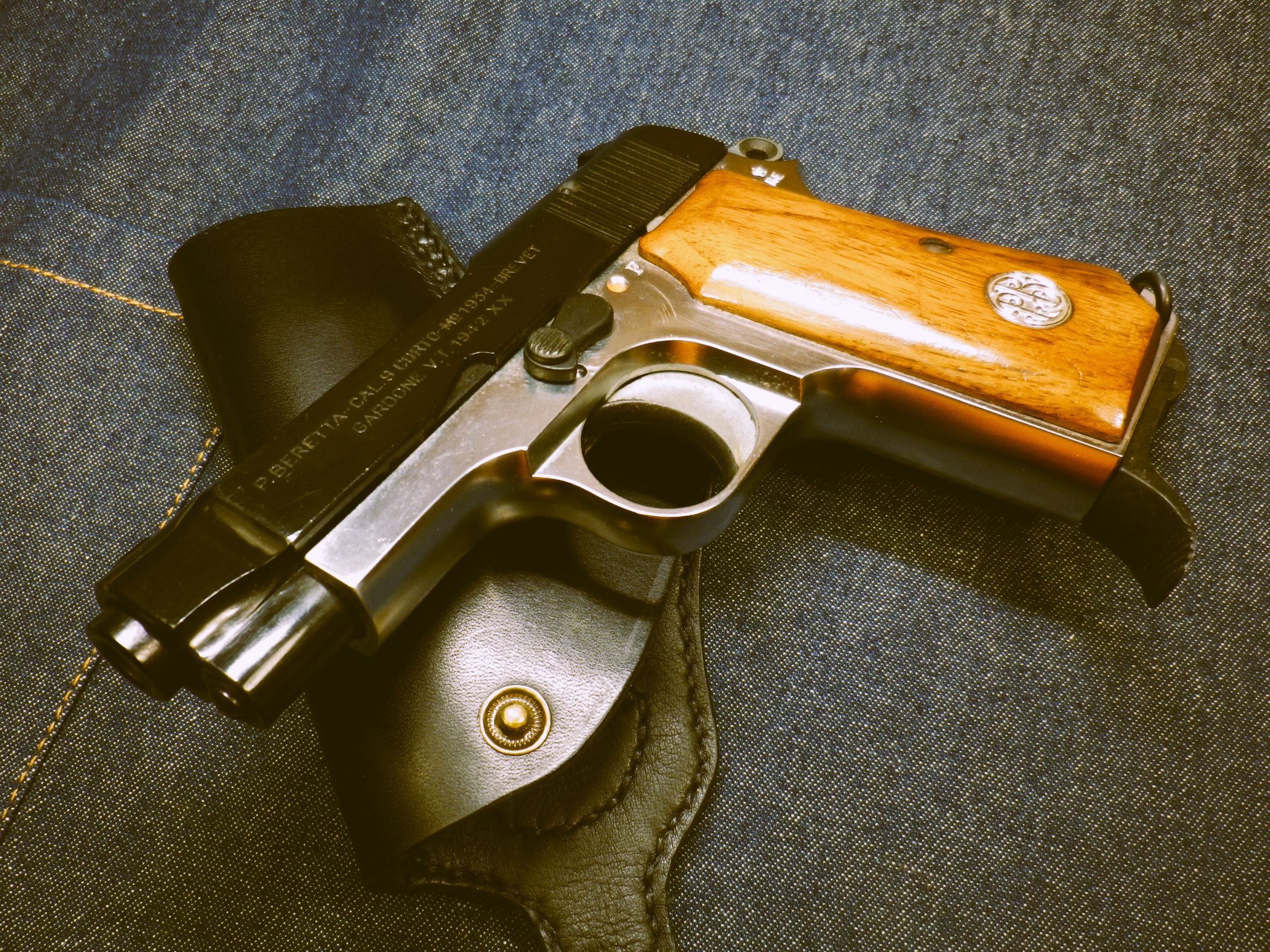 あなたを感動させるベレッタM1934用レザーホルスターです！
