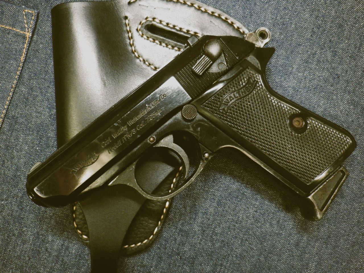 ウィスキーが似合うワイルドなPPK/S用ショルダーホルスター！