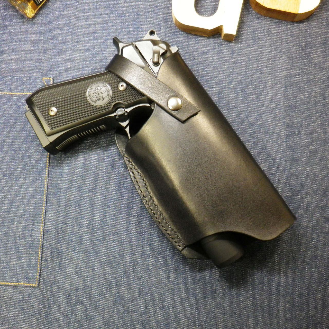 戦闘的なベレッタM9A1用ヒップホルスターです。
