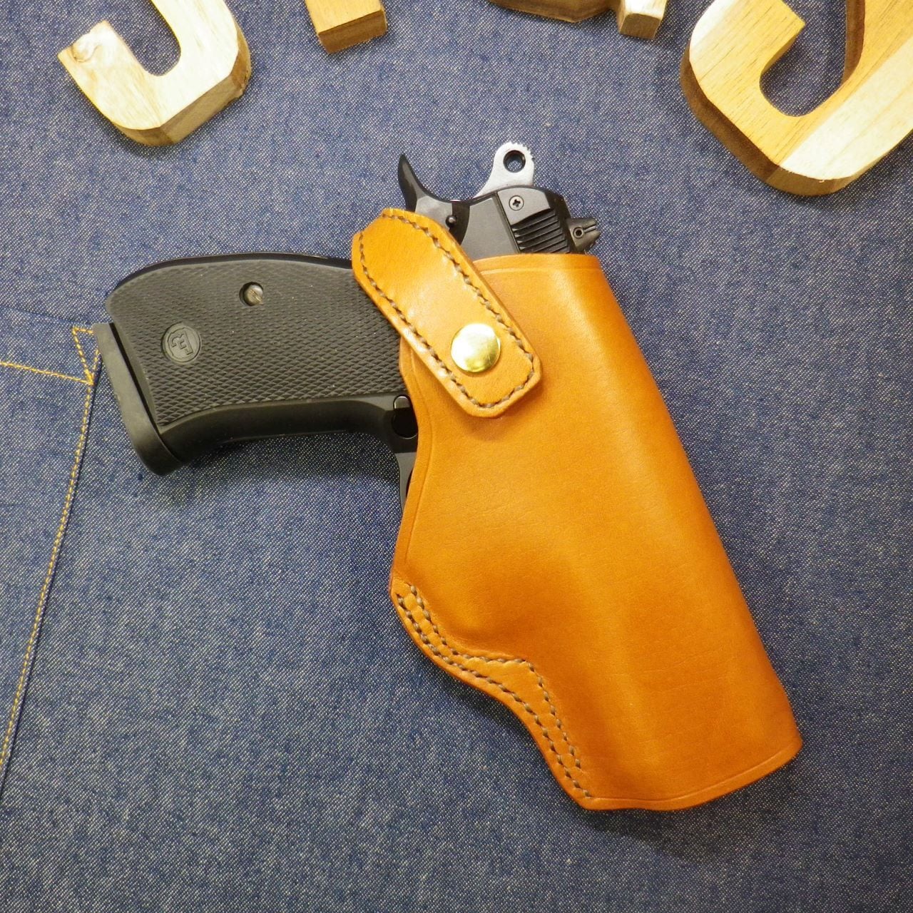 数々の改良で製作したCZ75D用ヒップホルスター