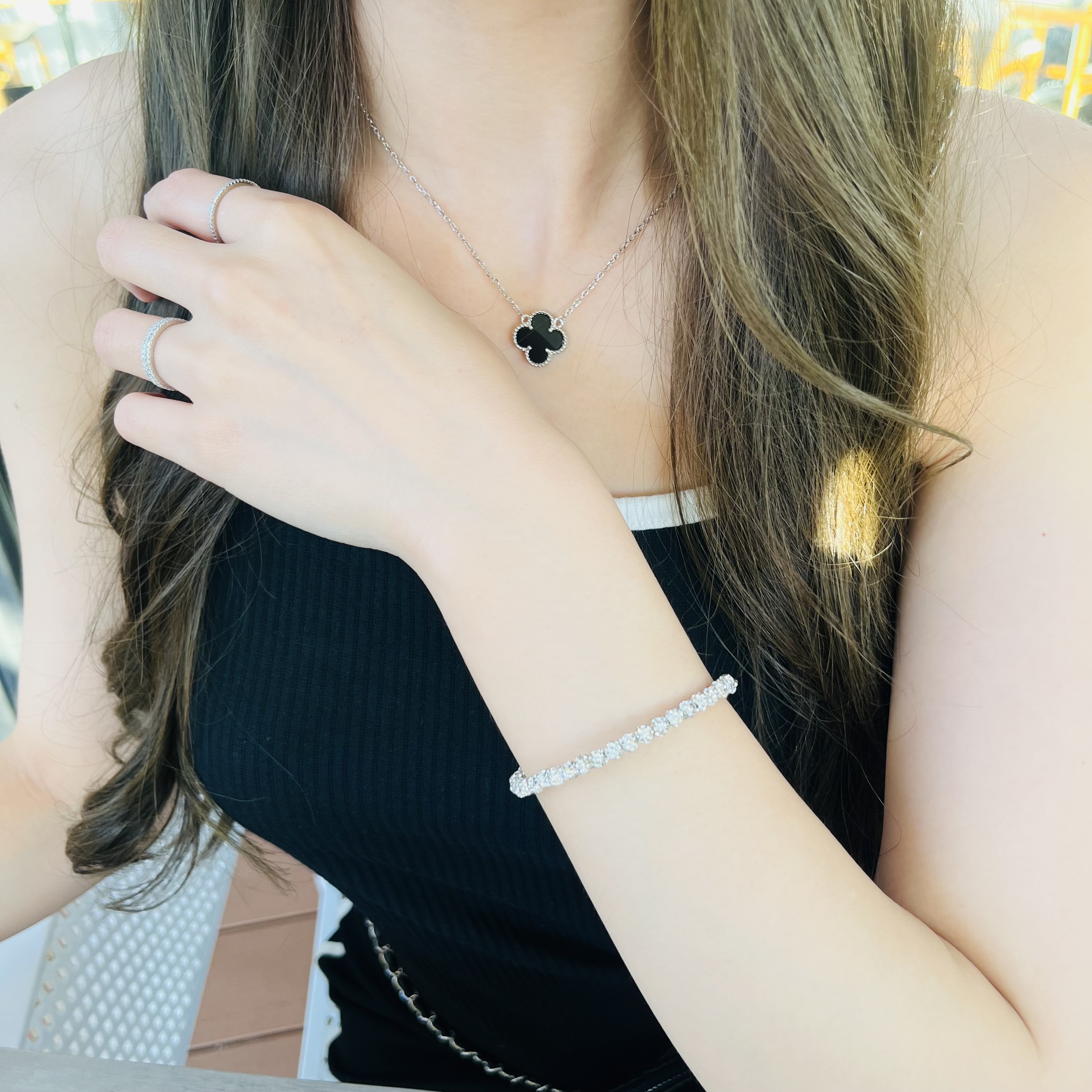 当店のリーフネックレスとホワイトブレスレットとリング💍お写真ありがとうございました🙇‍♂️