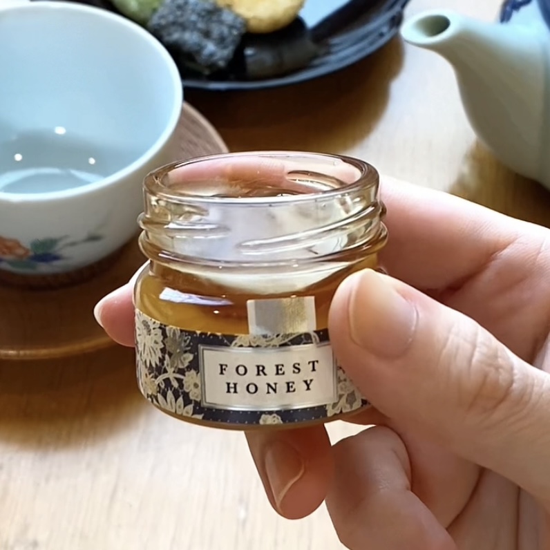 持ち運びに便利な小瓶サイズ🍯