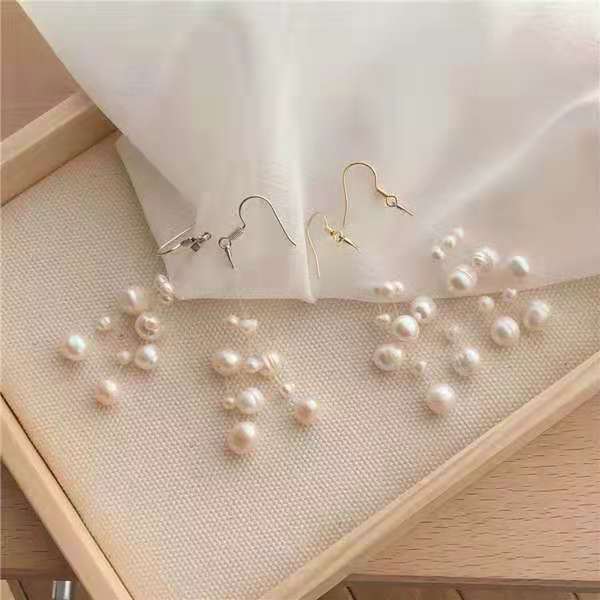 不揃いパールのフックピアス♪