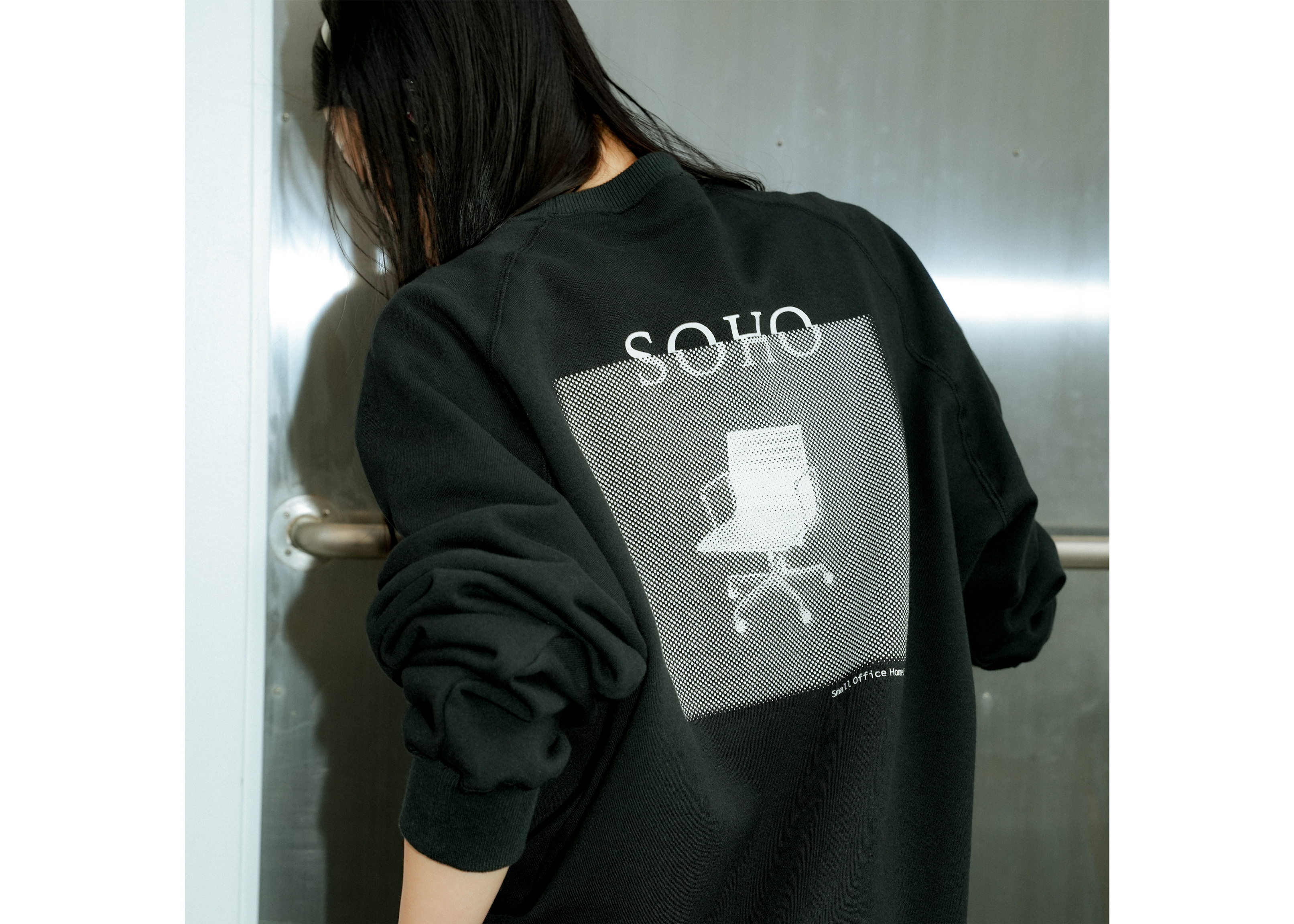 In honor of chair design : SOHO C/N SWEAT SHIRT