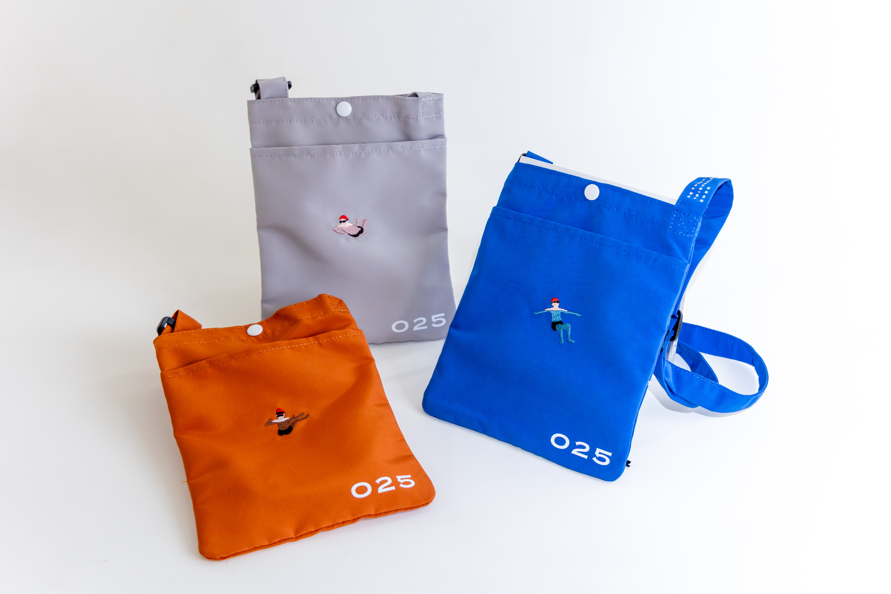 公式グッズ「サコッシュ」販売再開しました！