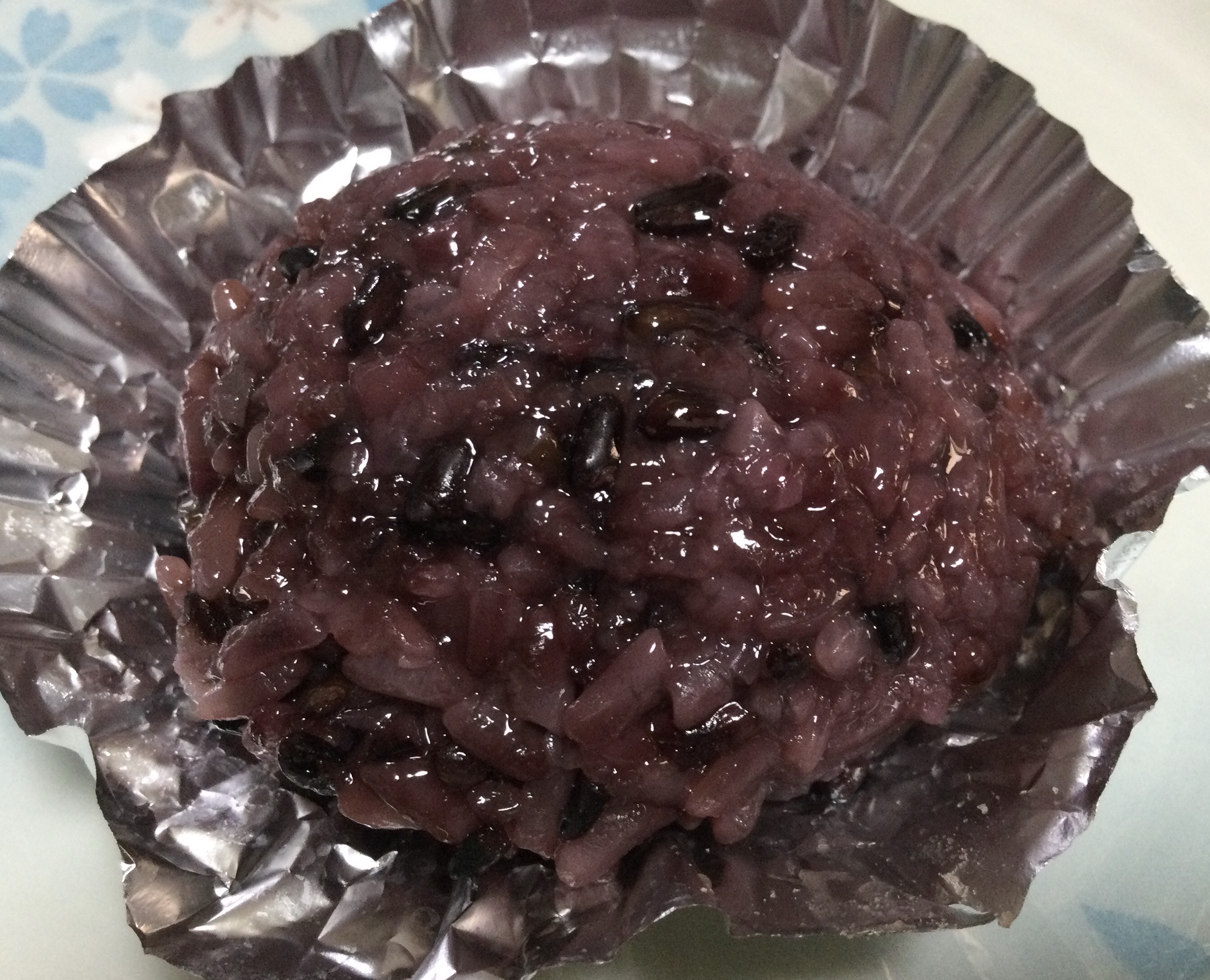 ２月27日に”黒米おはぎ”を作りました。