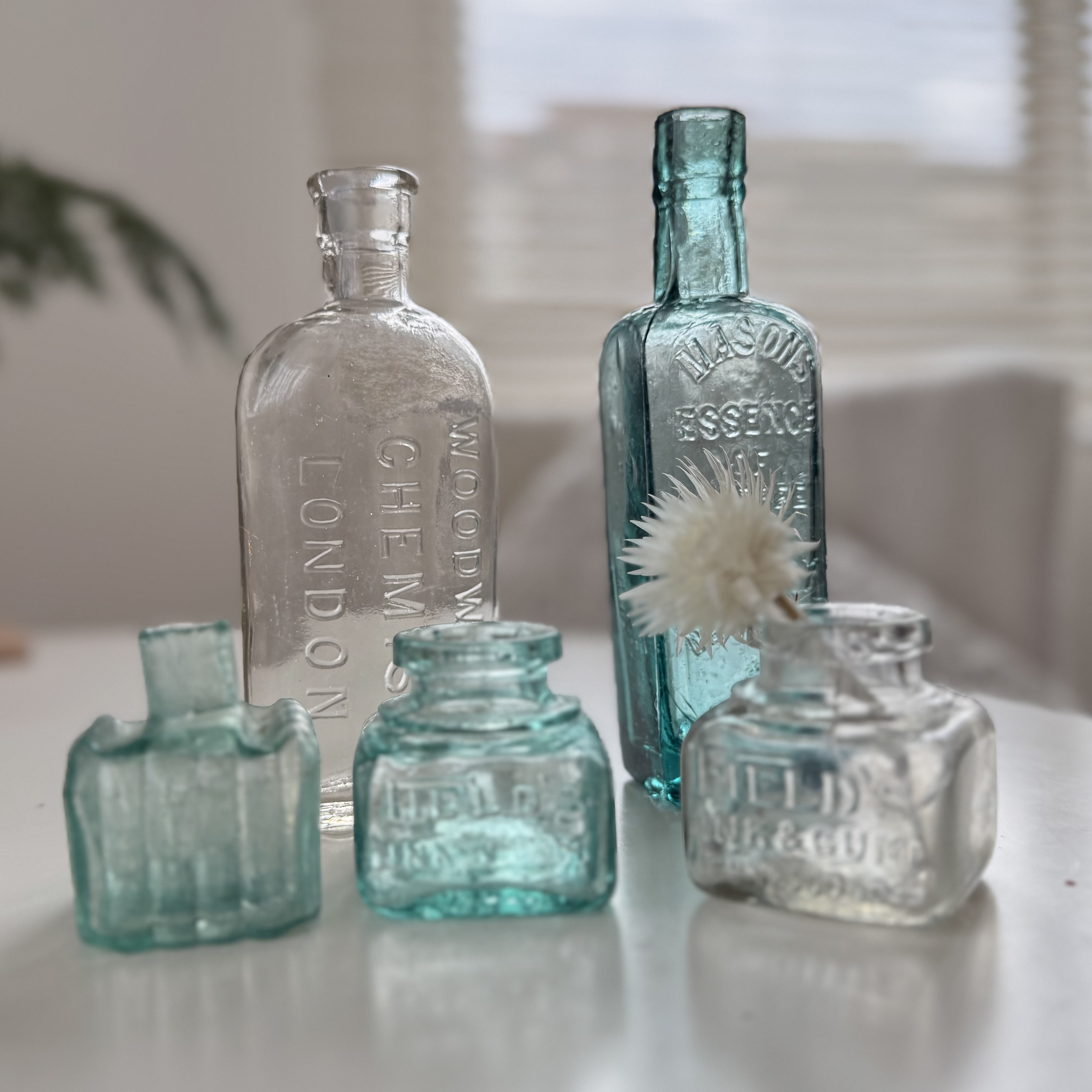 BIog update 2025.11.19 新入荷　イギリスアンティークボトル