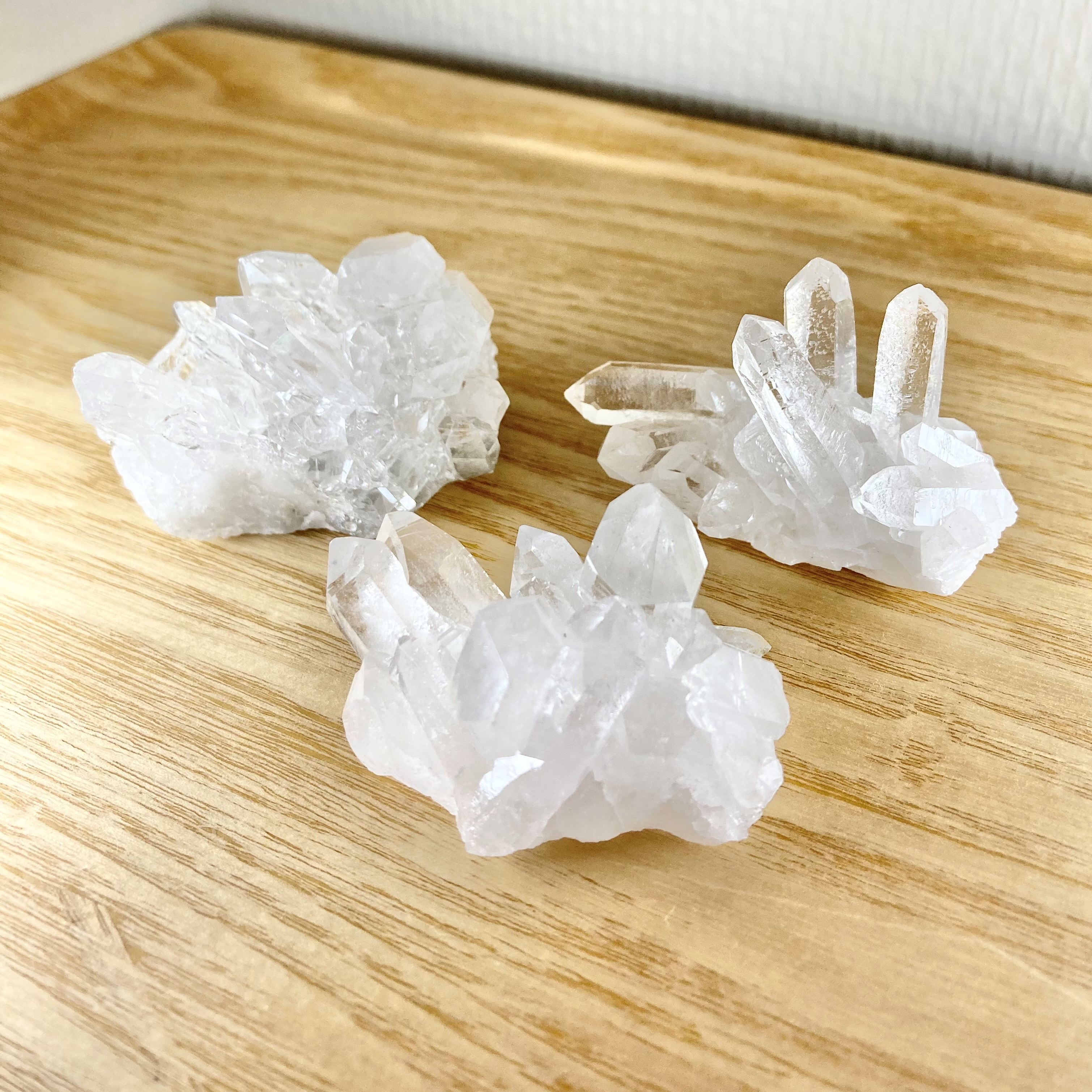 ブラジル・トマスゴンサガ産　ミニ水晶クラスタ 入荷しました。